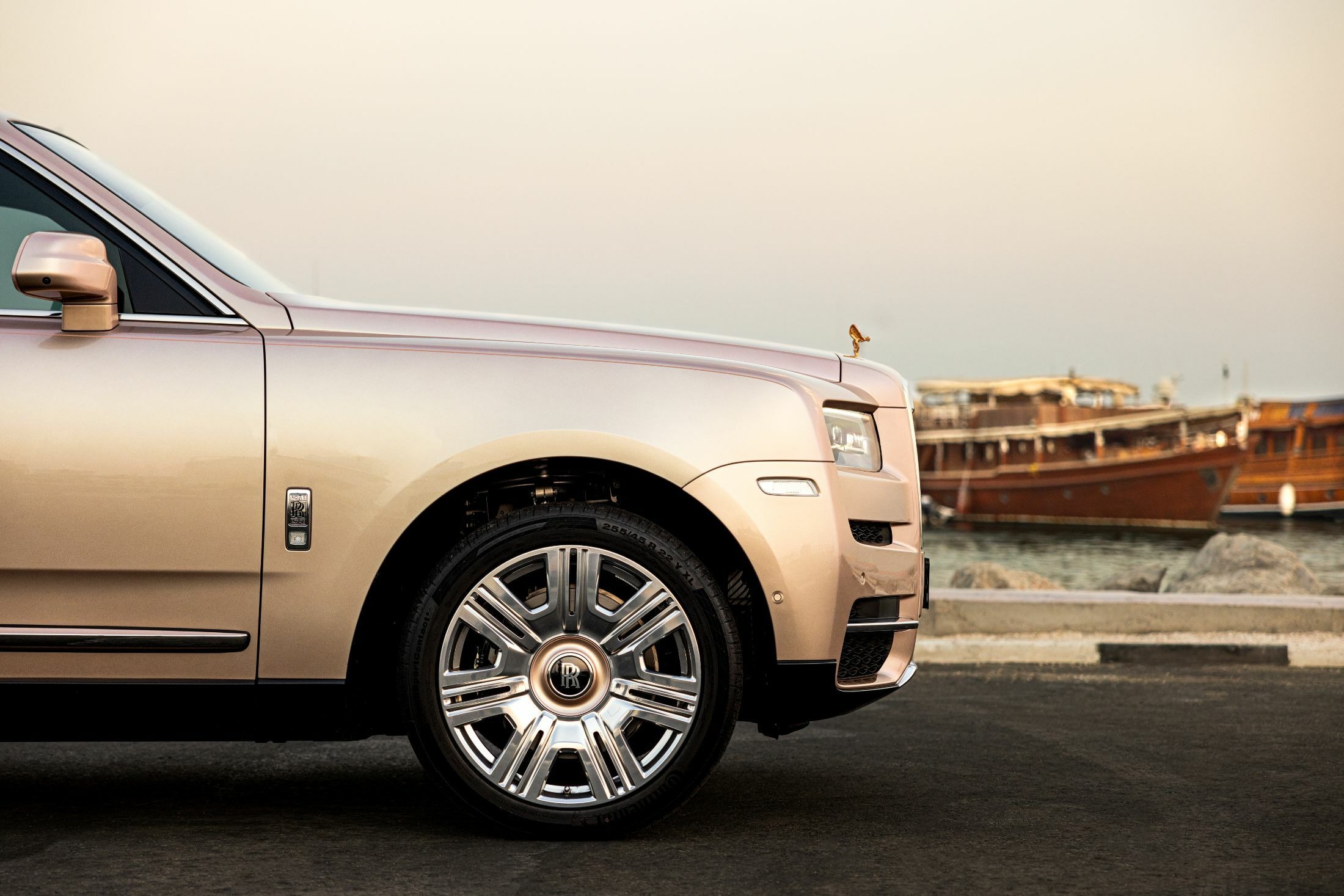 Rolls-Royce The Pearl Cullinan (2)
