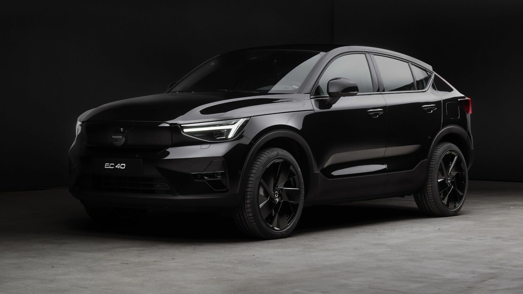 Volvo EC40 Black Edition (1)s