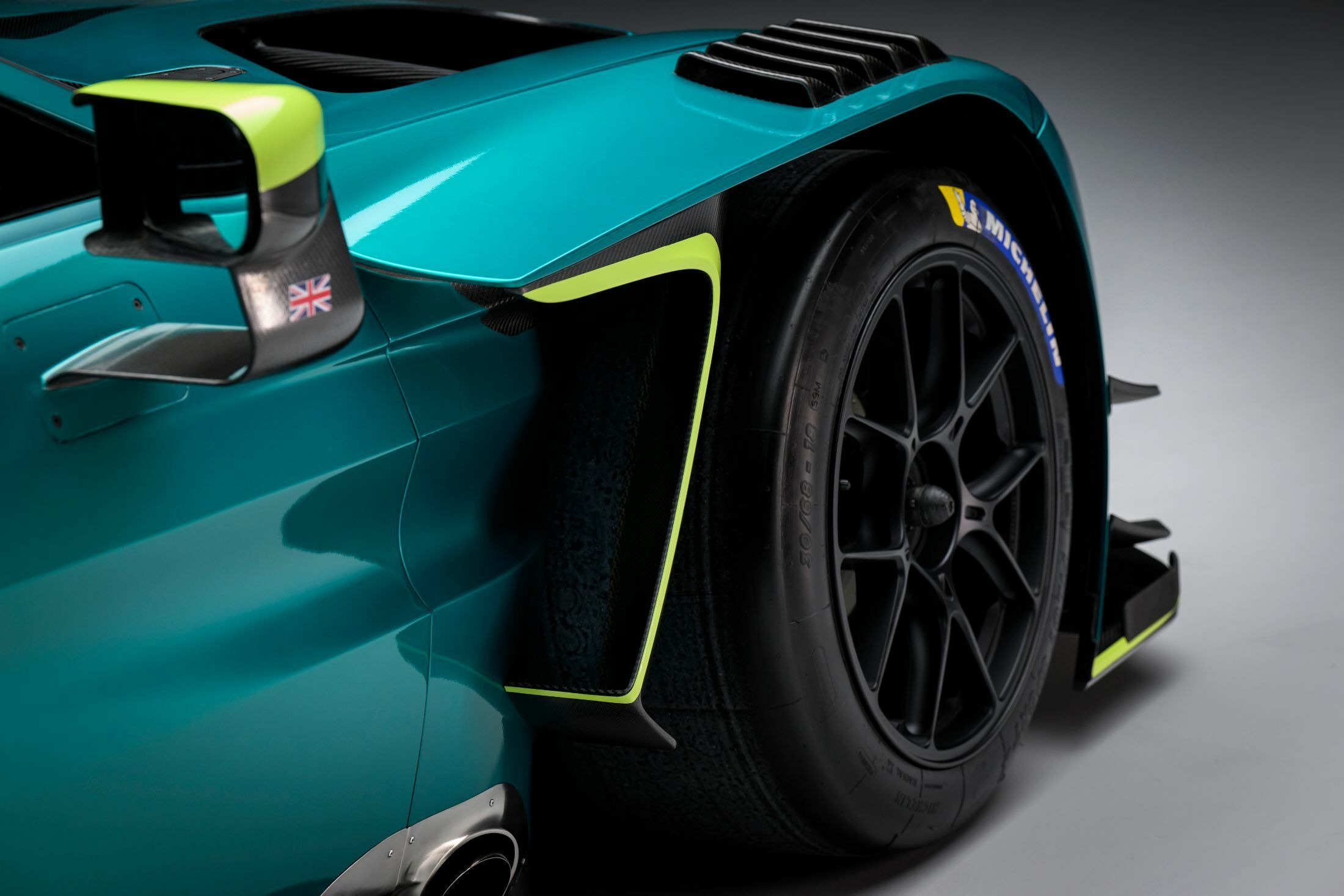 Aston Martin Vantage GT3 (8)
