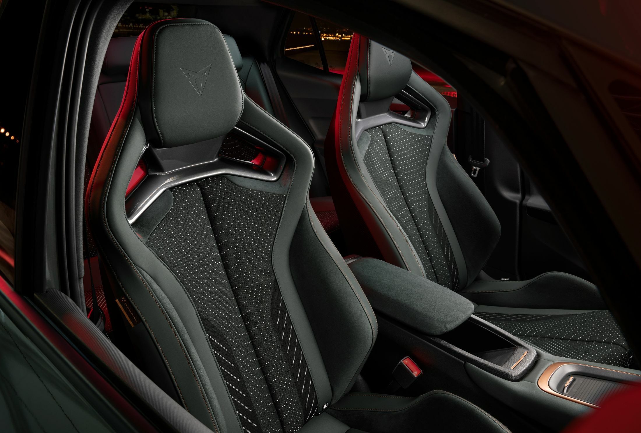 Cupra Born VZ interior (3)