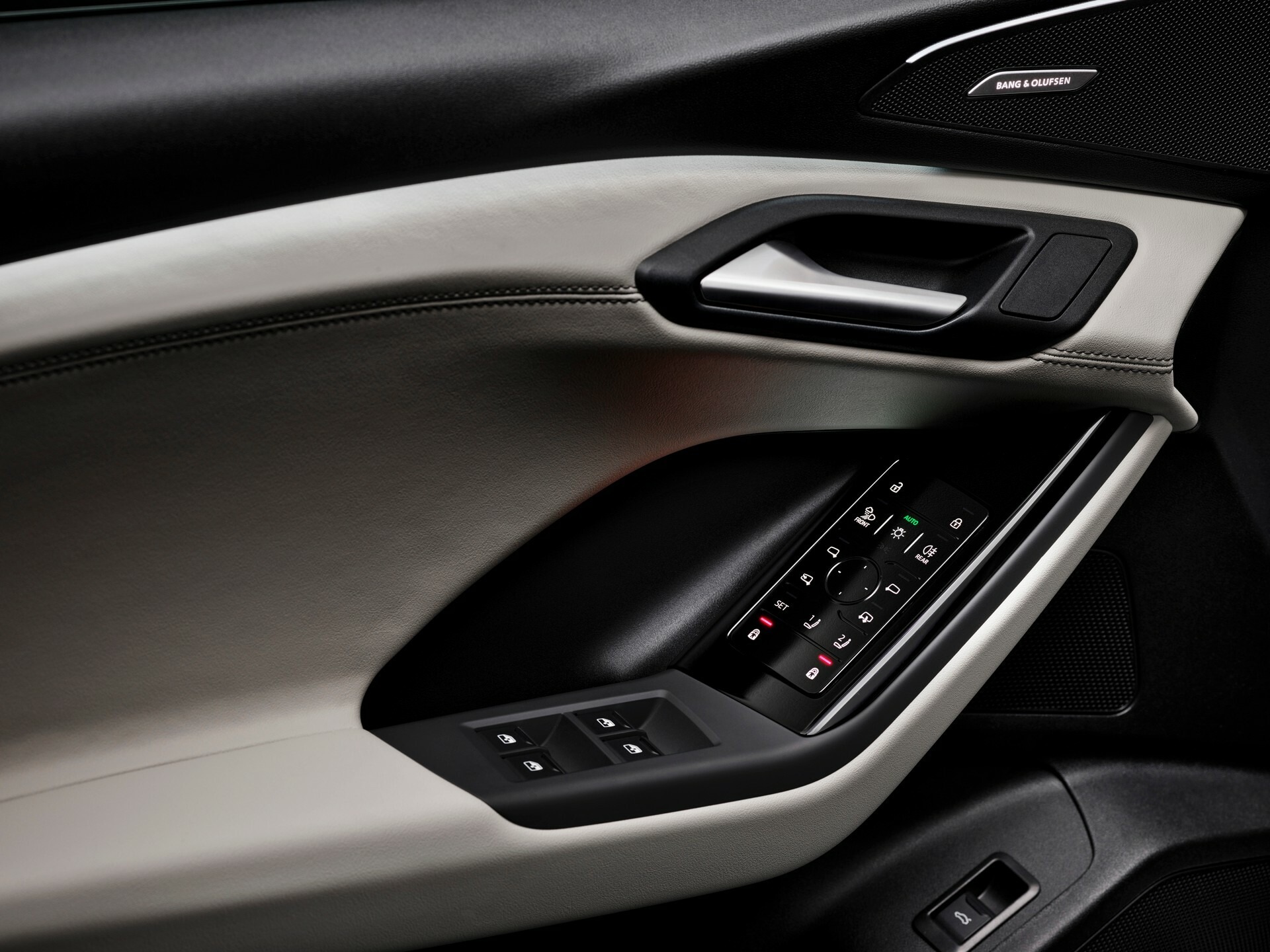 2025 Audi Q6 e-tron 03018 21