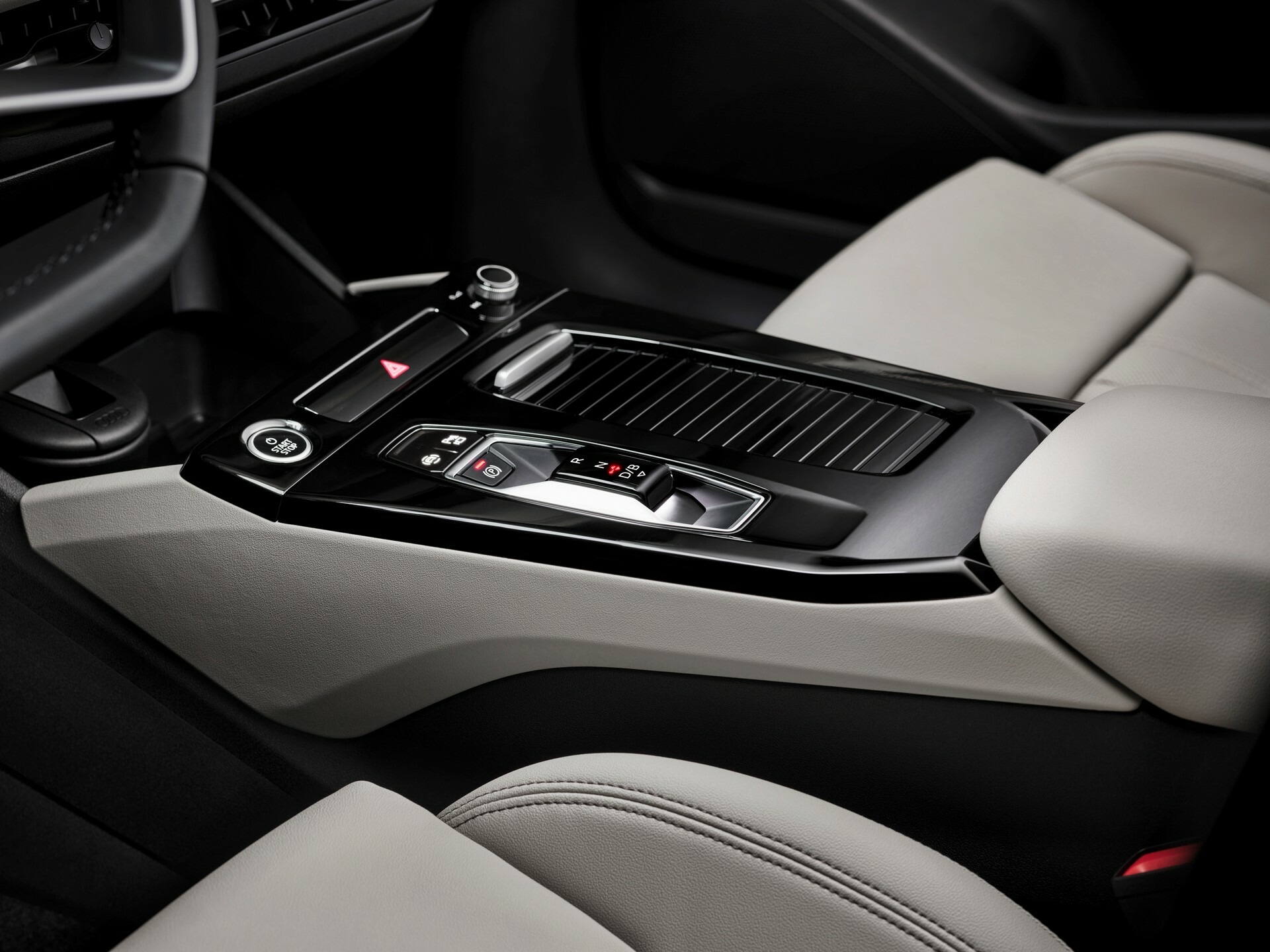 2025 Audi Q6 e-tron 03018 22