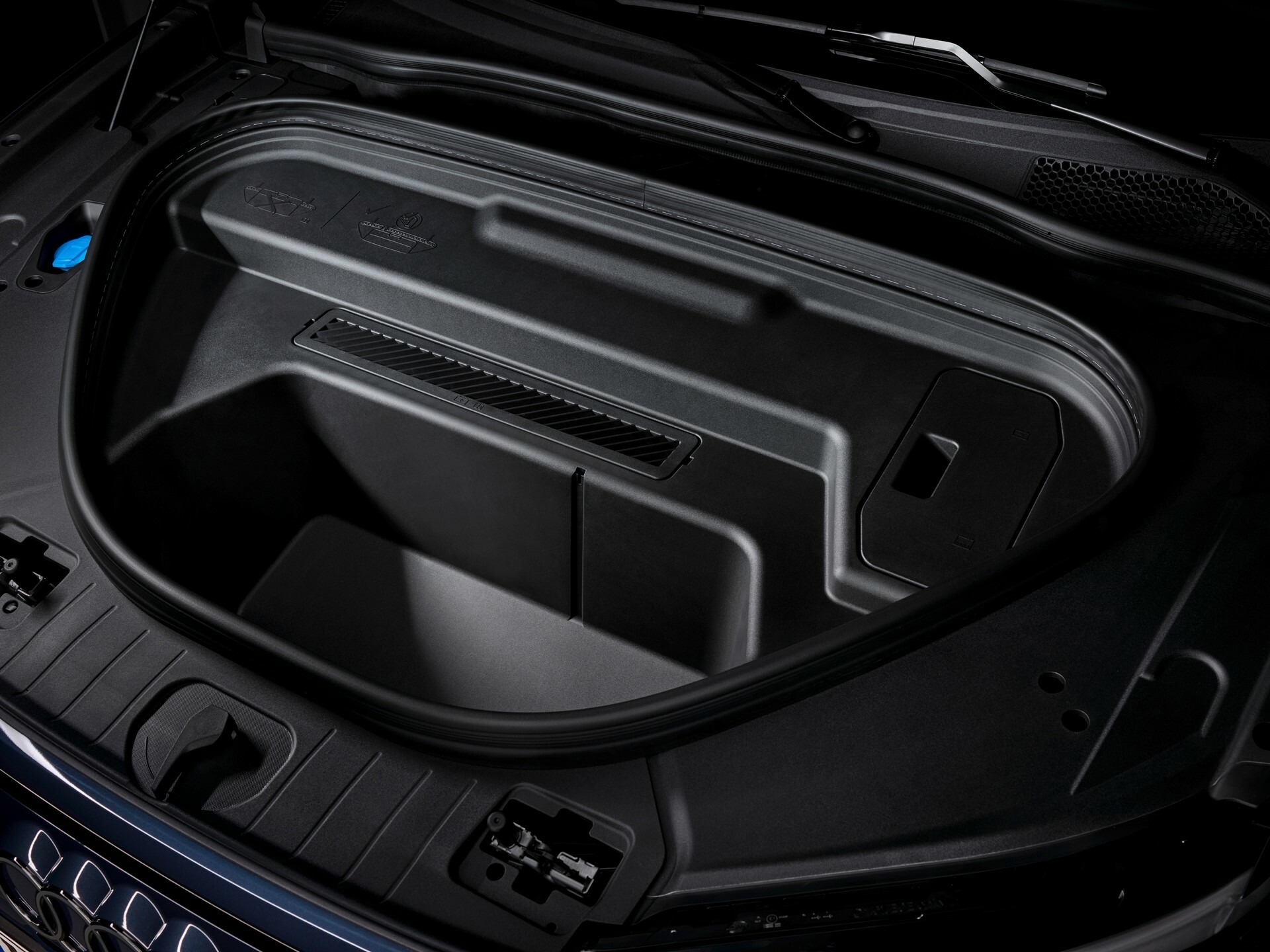 2025 Audi Q6 e-tron 03018 24