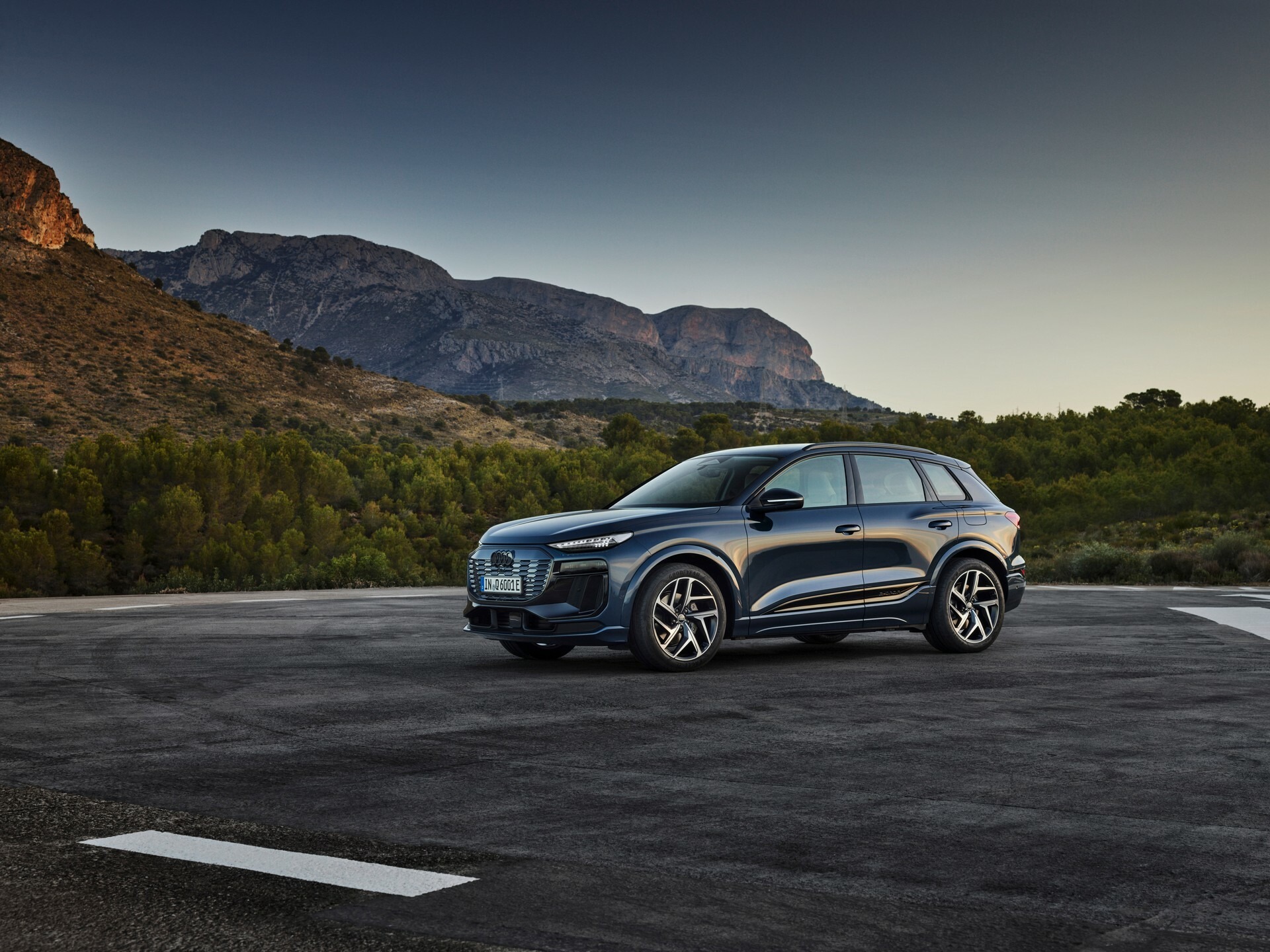 2025 Audi Q6 e-tron 03018 34