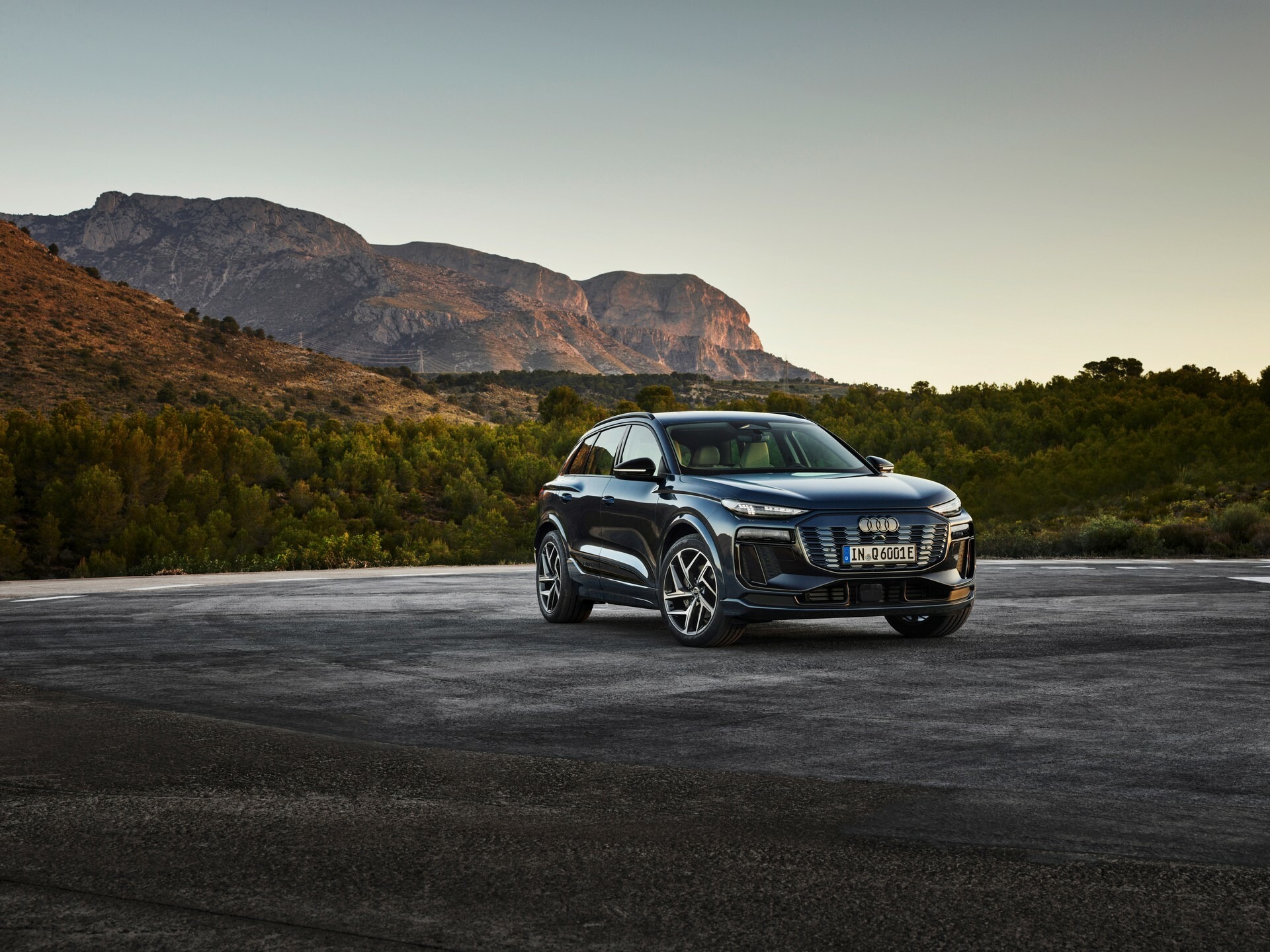 2025 Audi Q6 e-tron 03018 36