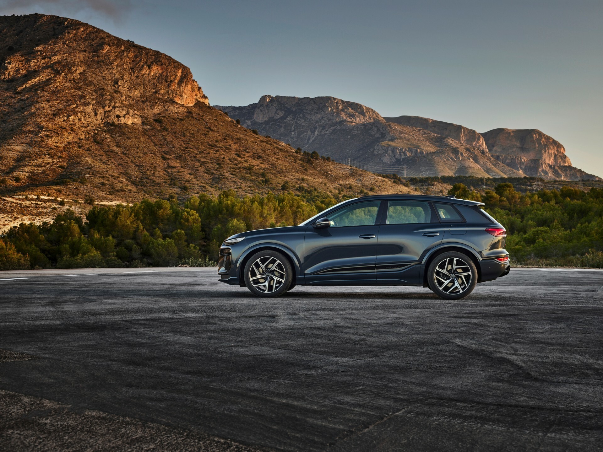 2025 Audi Q6 e-tron 03018 39