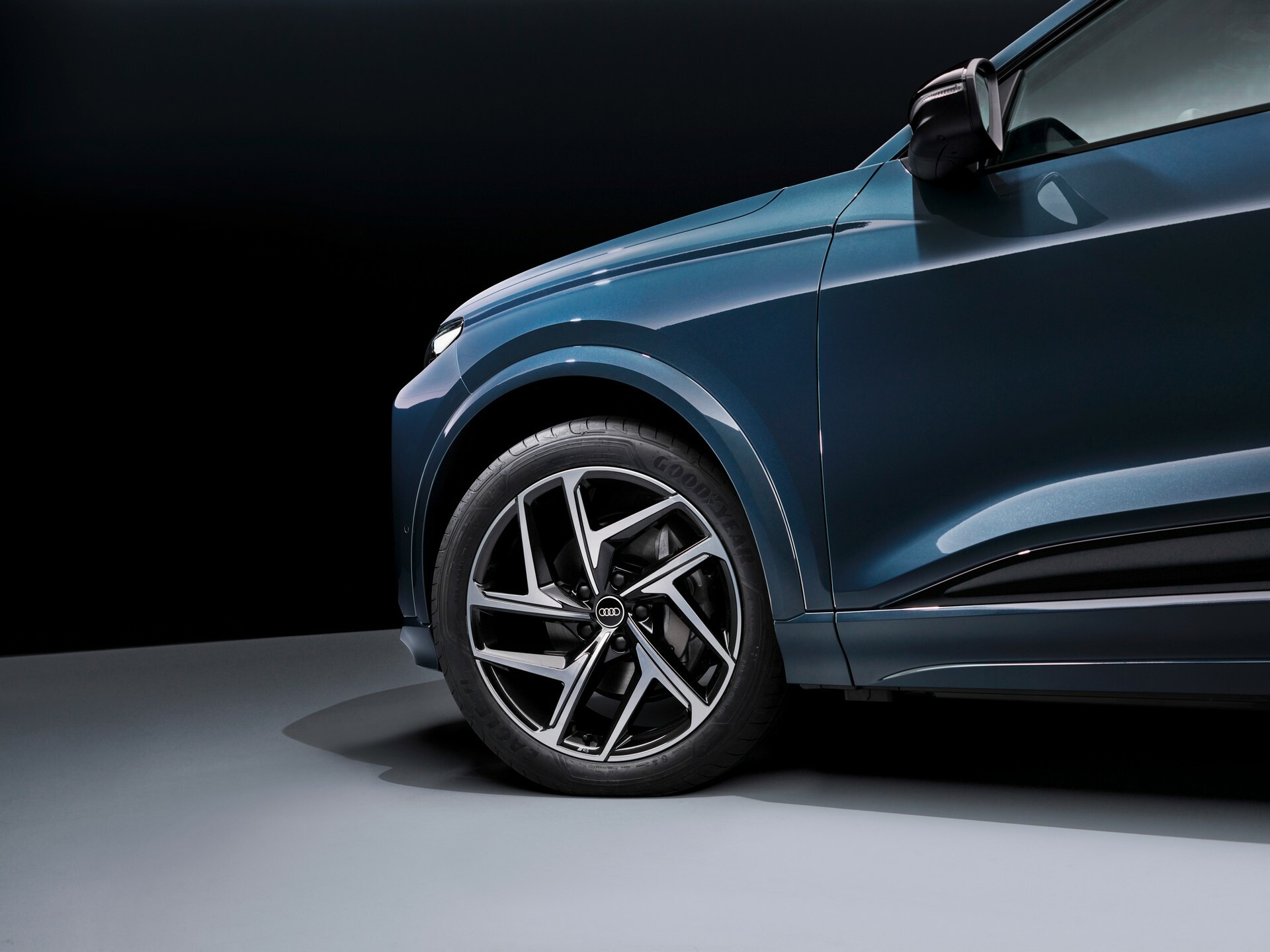 2025 Audi Q6 e-tron 03018 8