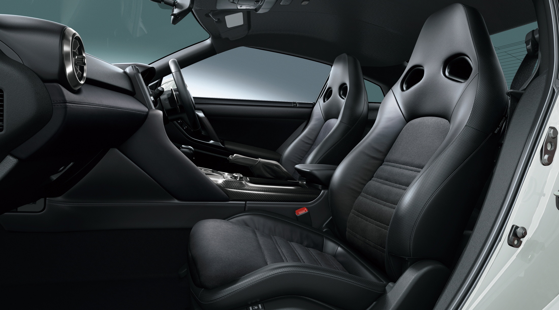 2025 Nissan GT-R Interior (9)