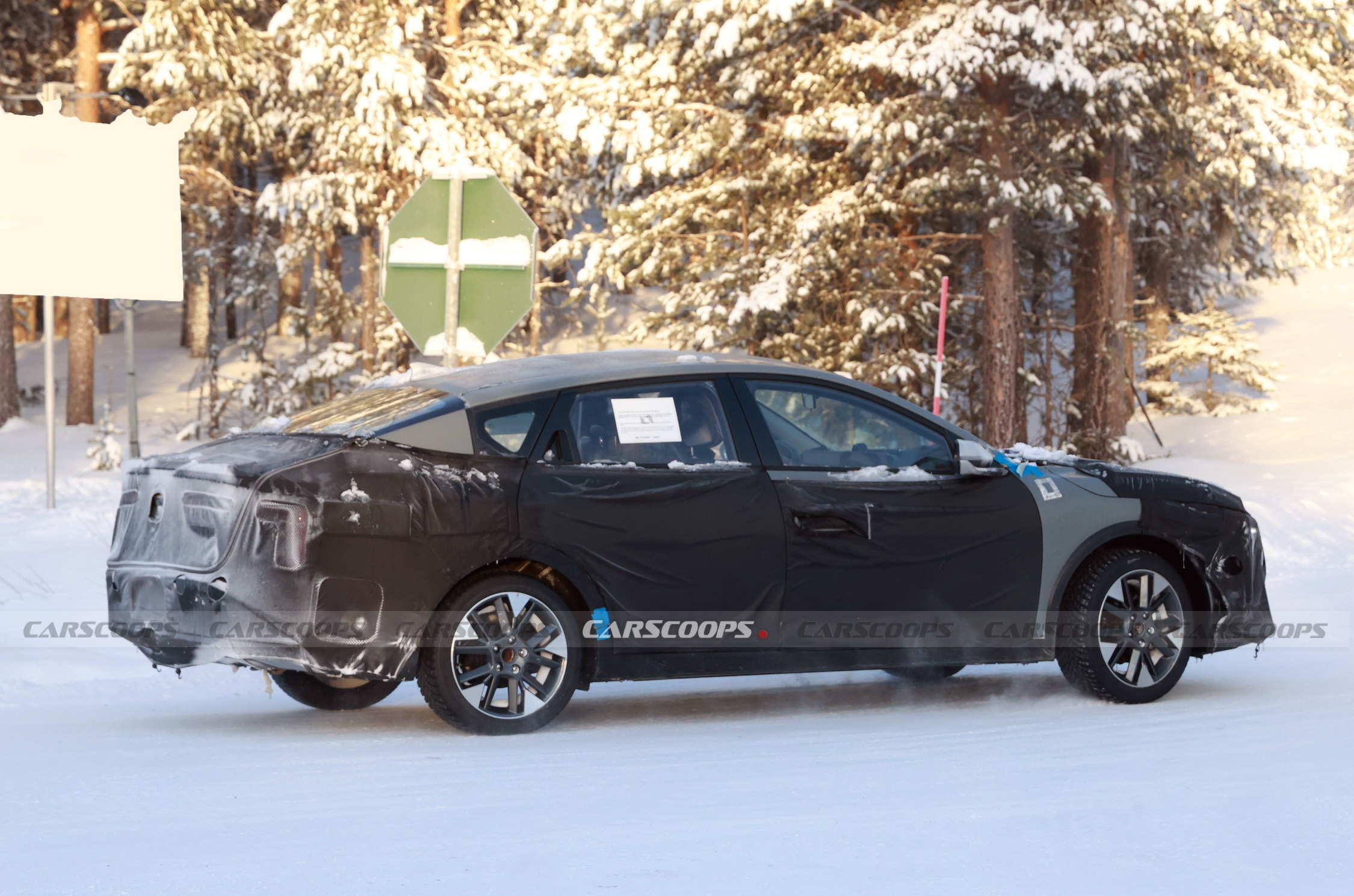 Kia K4 (16)