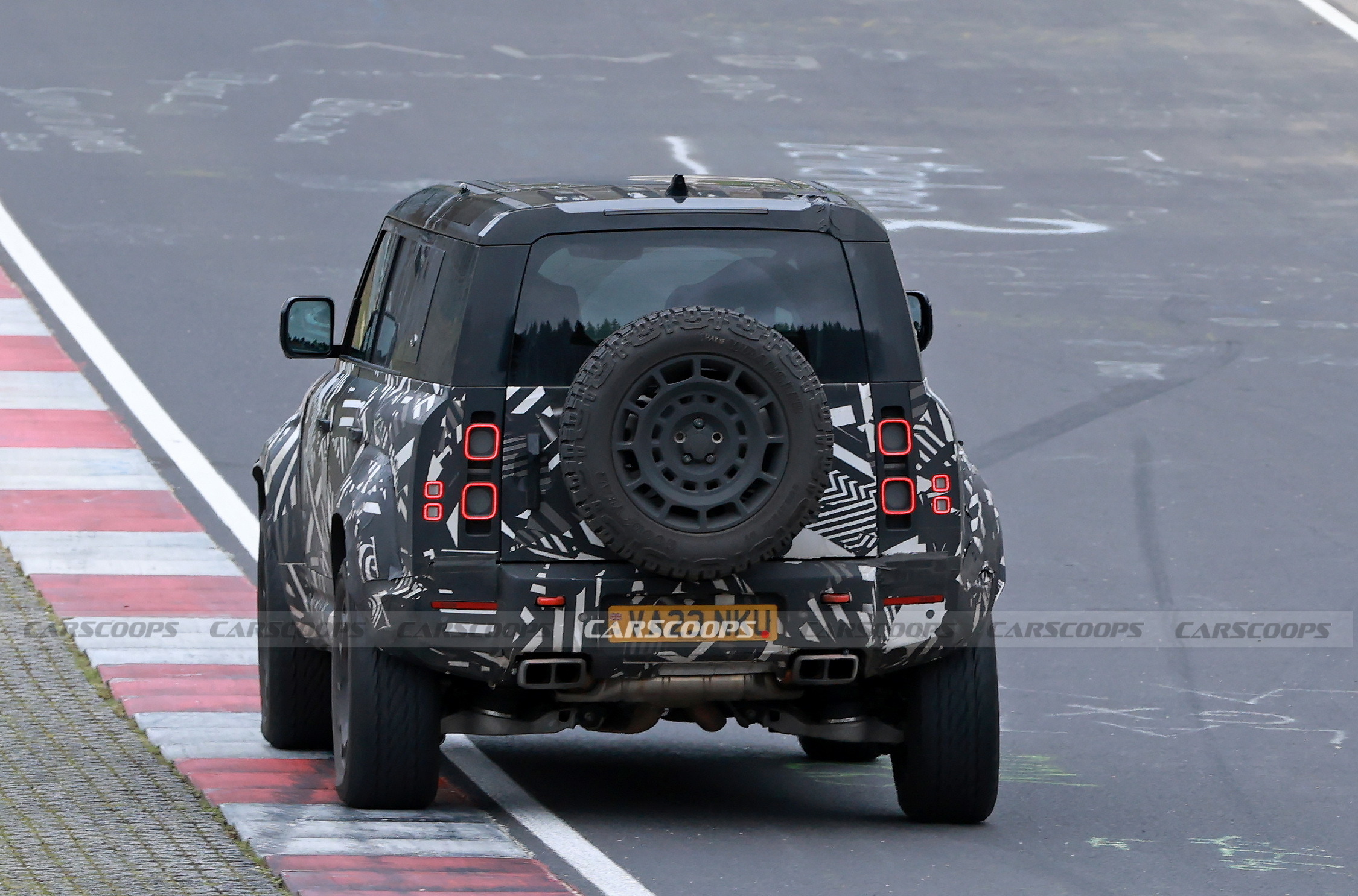 2025 Land Rover Defender OCTA 05