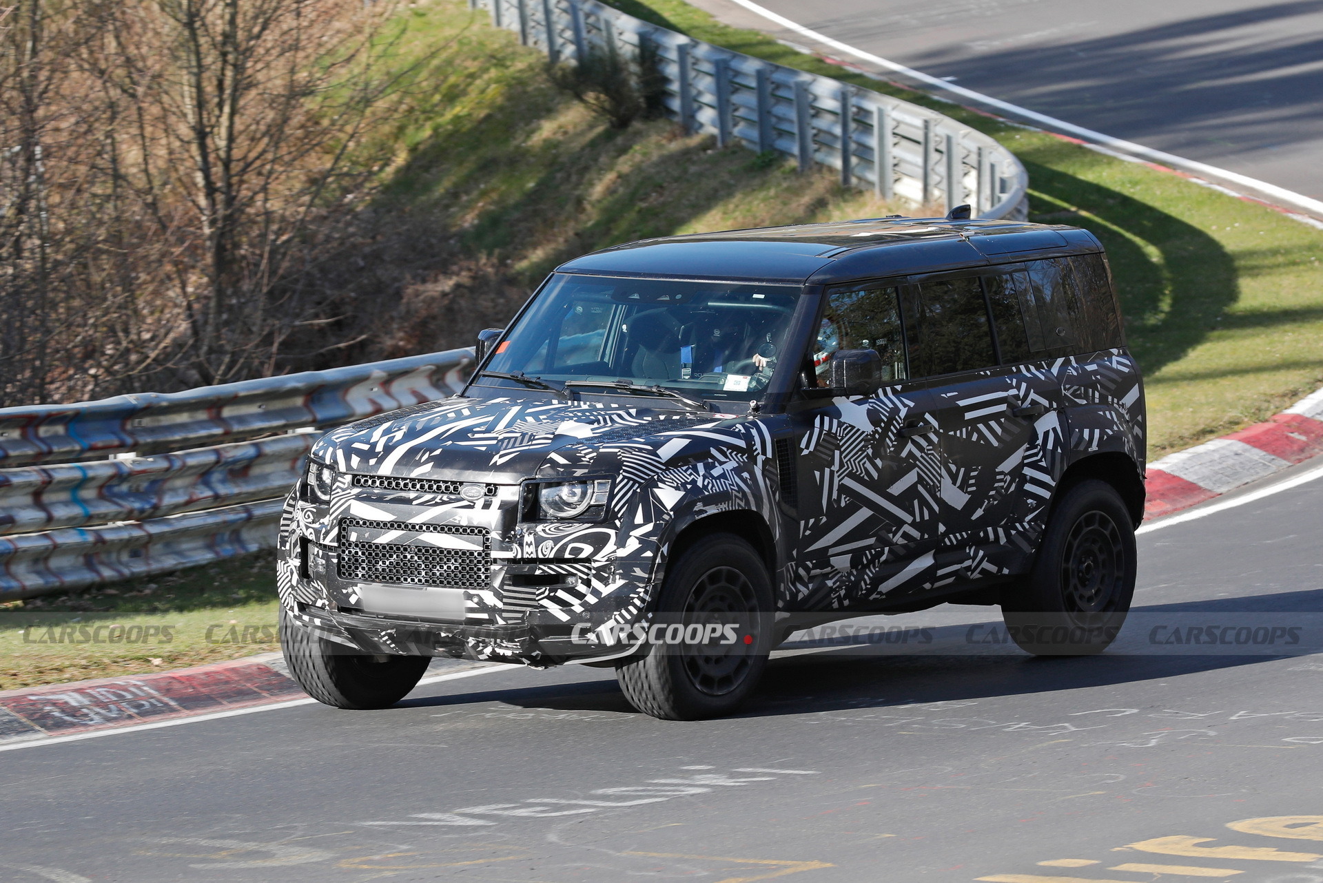 Land Rover Defender OCTA - 5