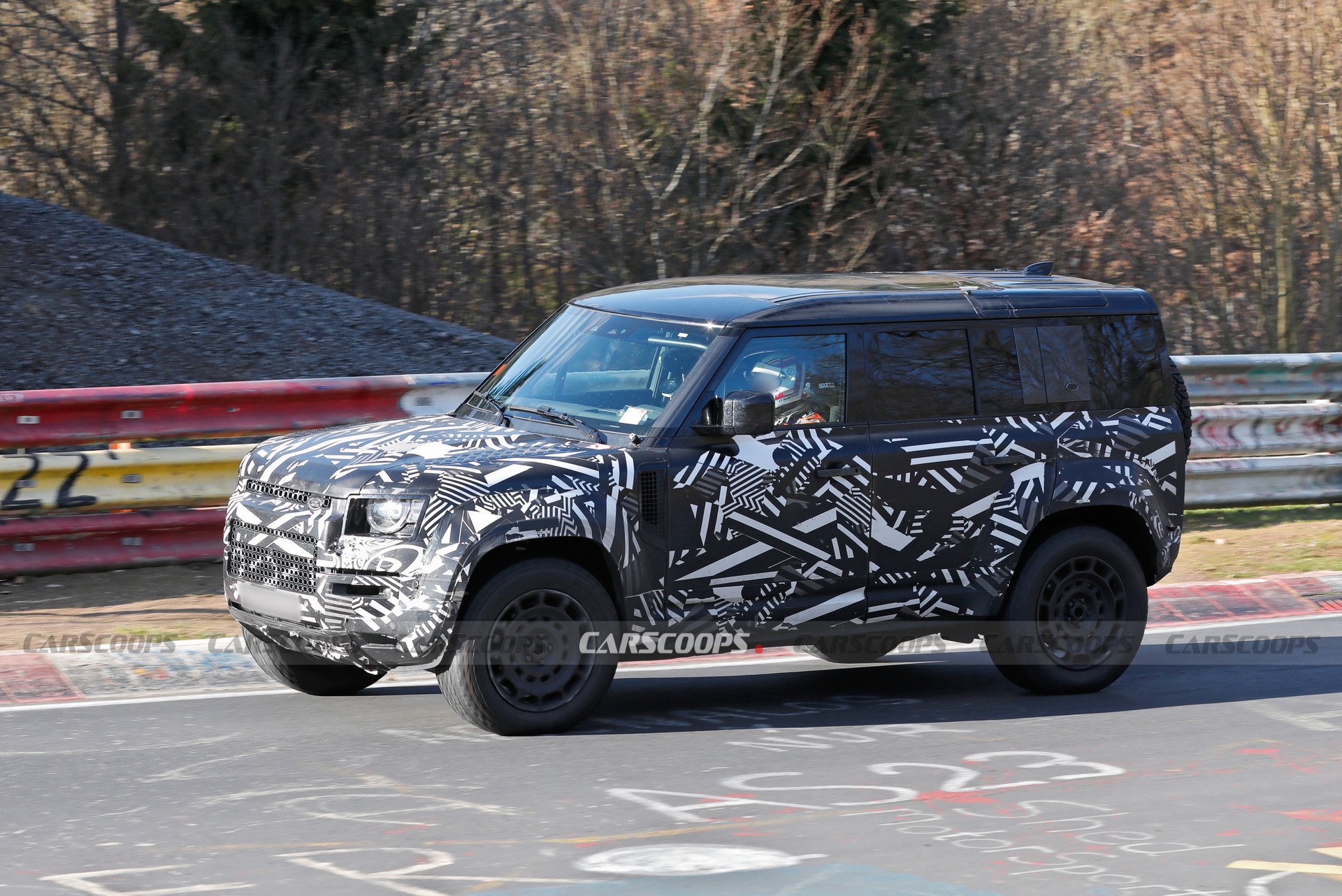 Land Rover Defender OCTA - 6
