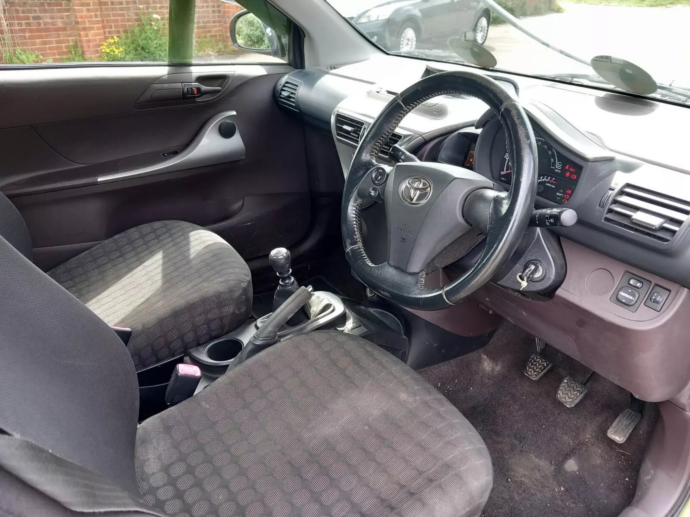 Toyota IQ - Professor Zundapp (22)