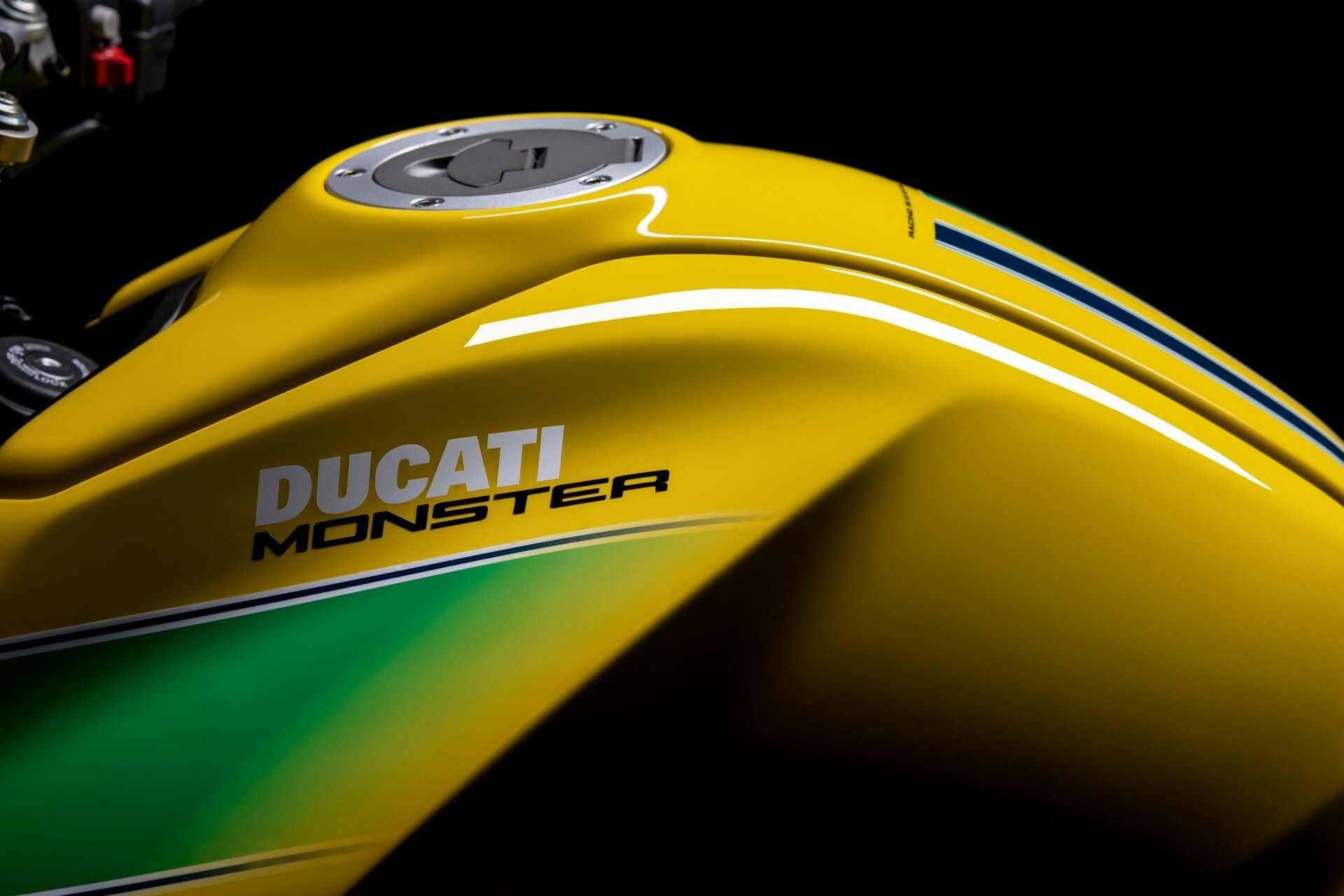 Ducati Monster Senna 516 19