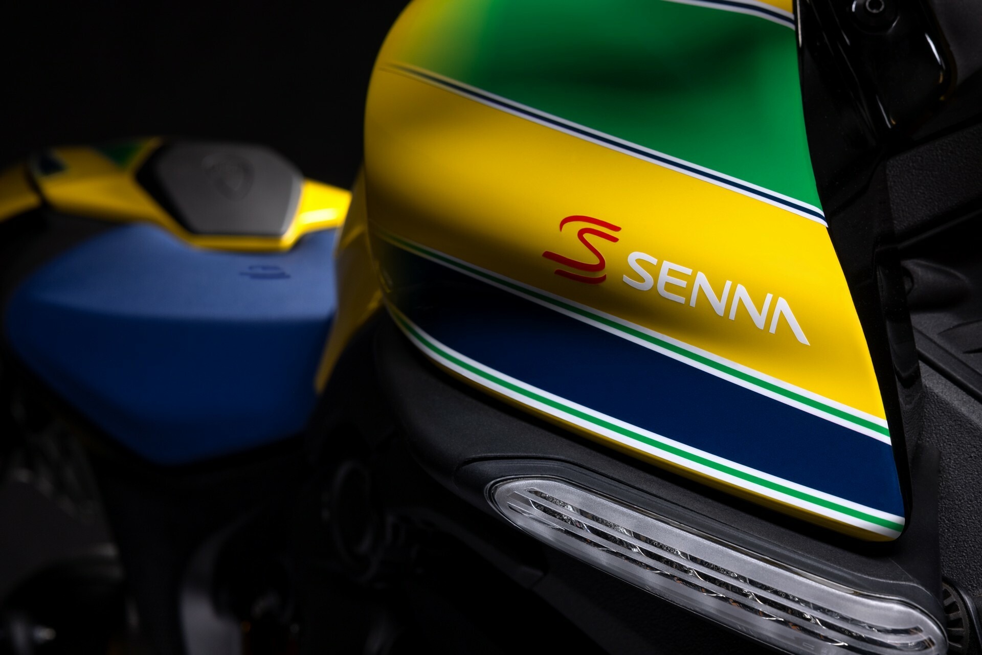 Ducati Monster Senna 516 27