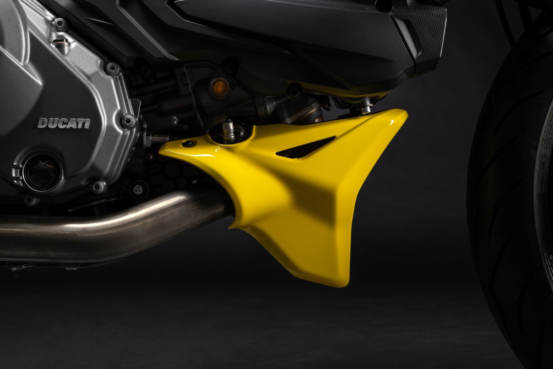 Ducati Monster Senna 516 35