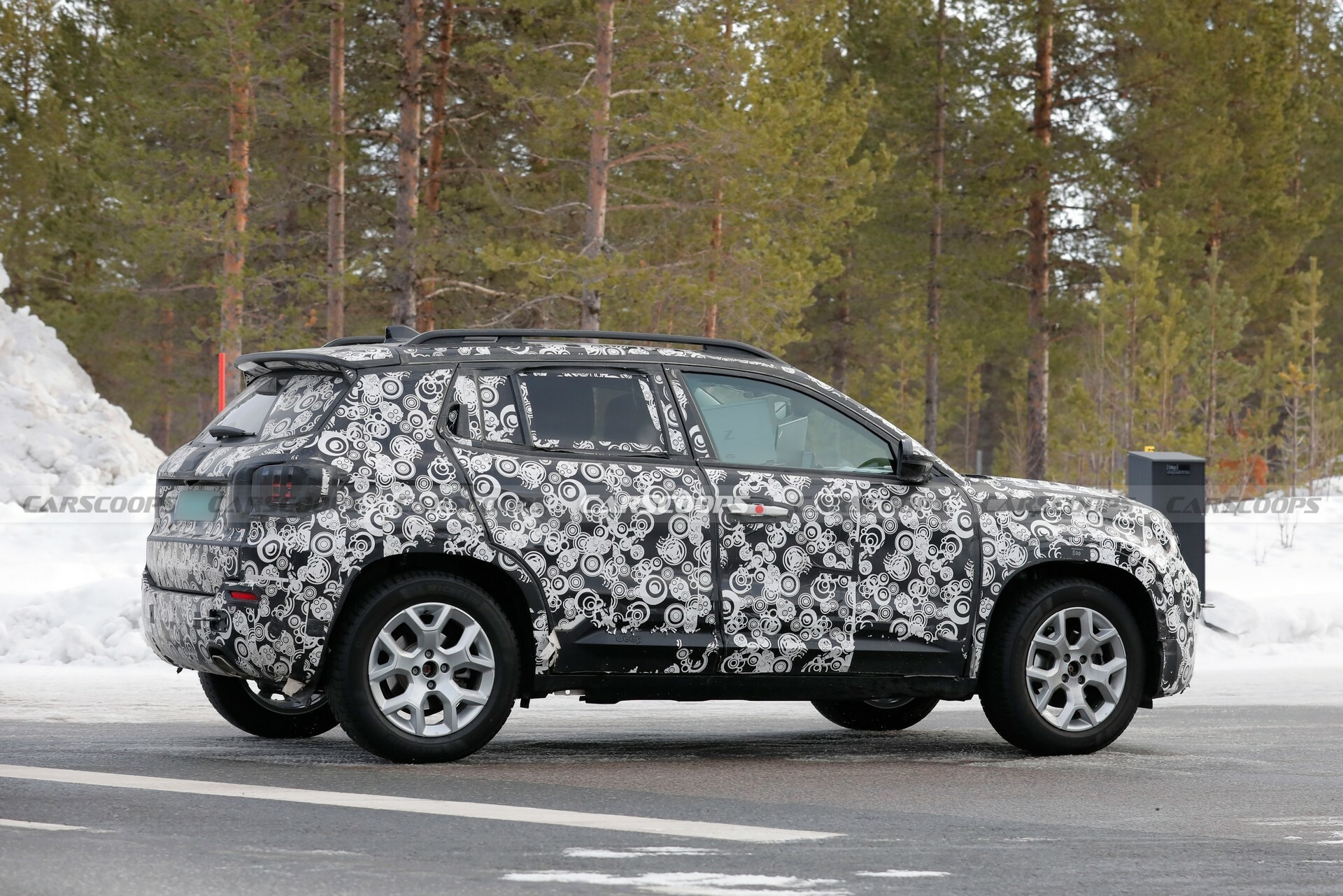 2025 Jeep Avenger 4xe 515 9