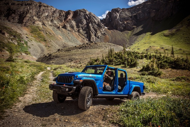 2024 Jeep Gladiator 086