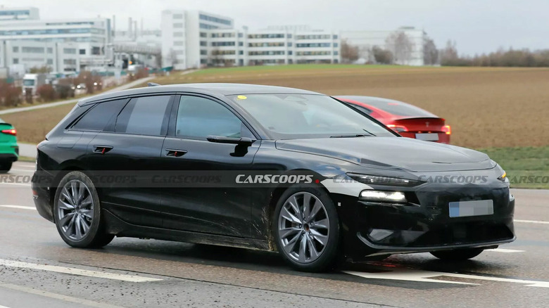 2025-Audi-A6-e-tron