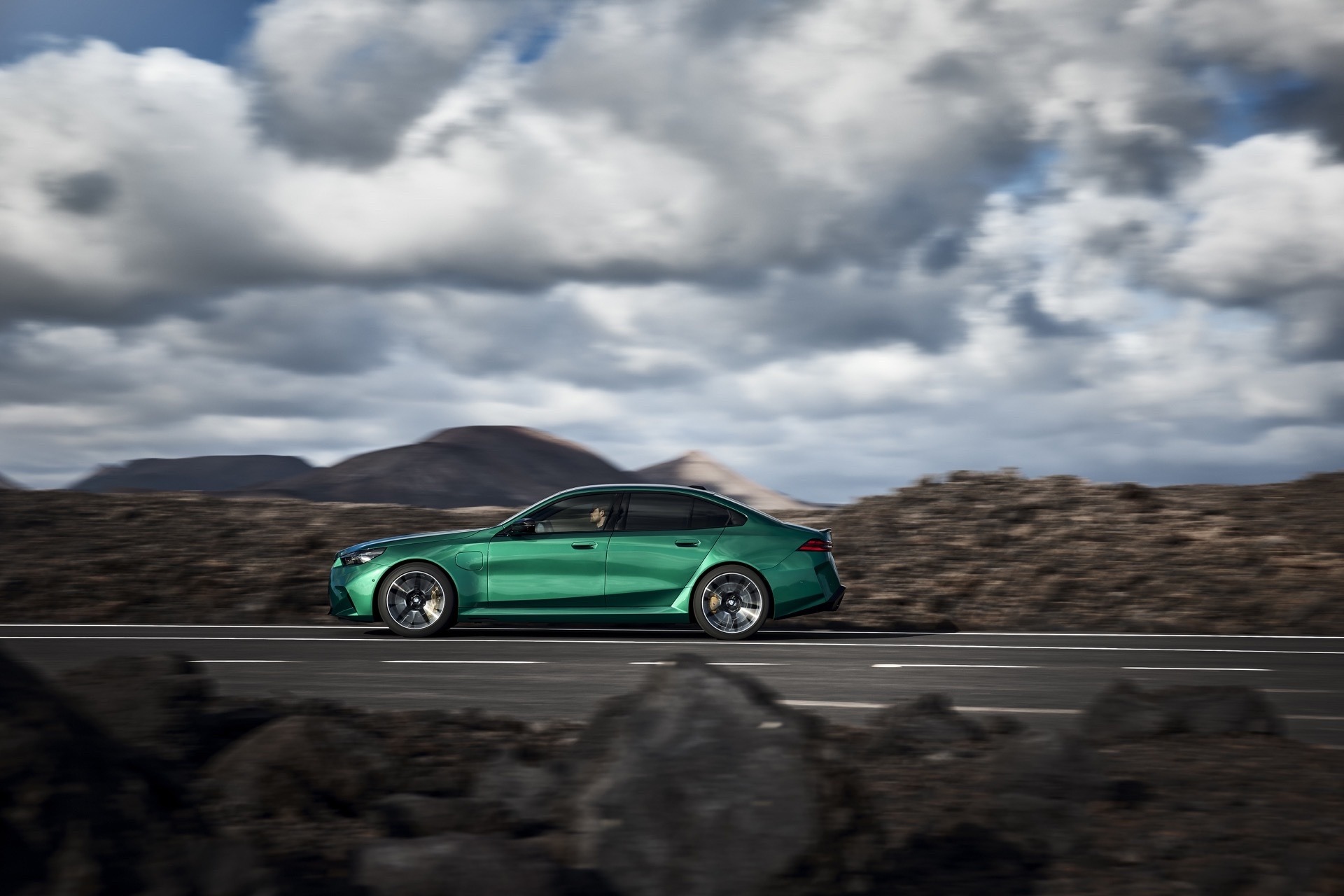 2025 BMW M5 06