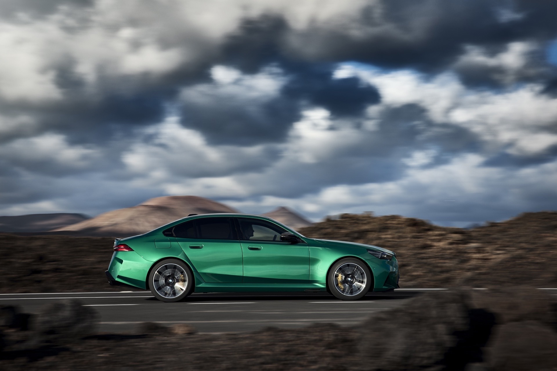 2025 BMW M5 07