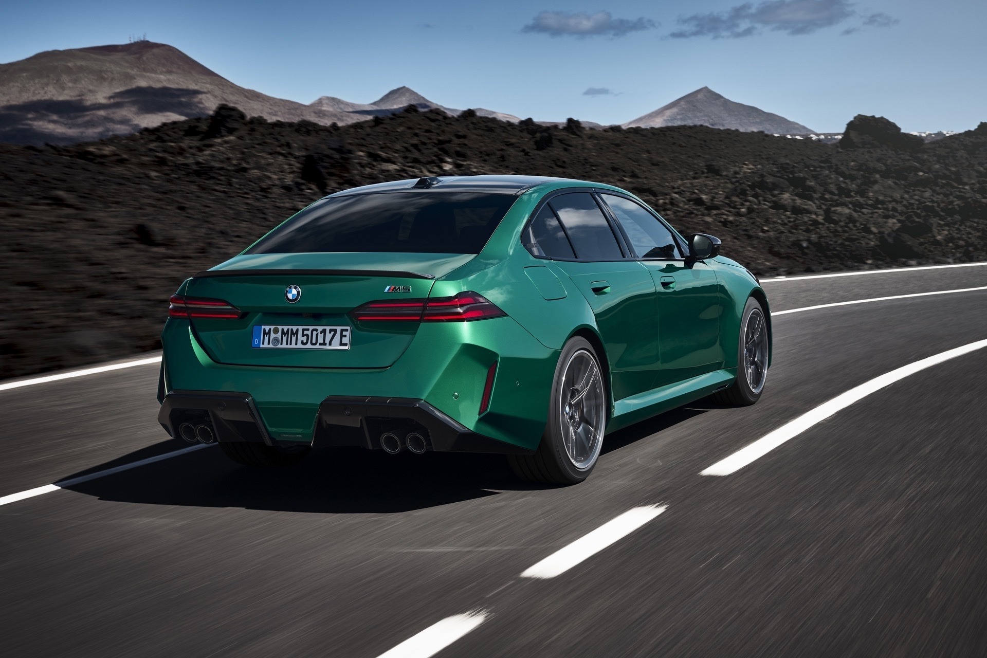2025 BMW M5 18