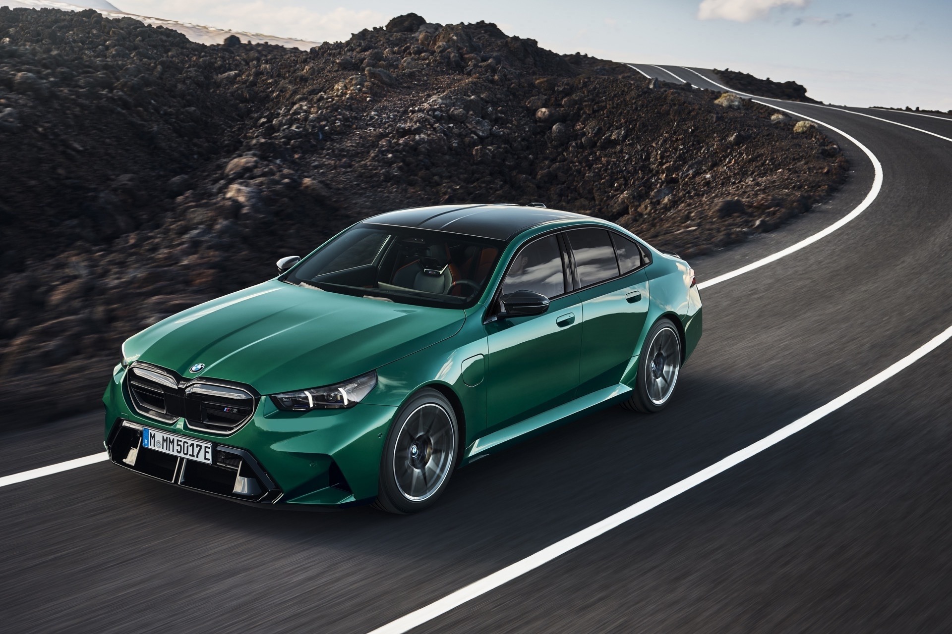 2025 BMW M5 21