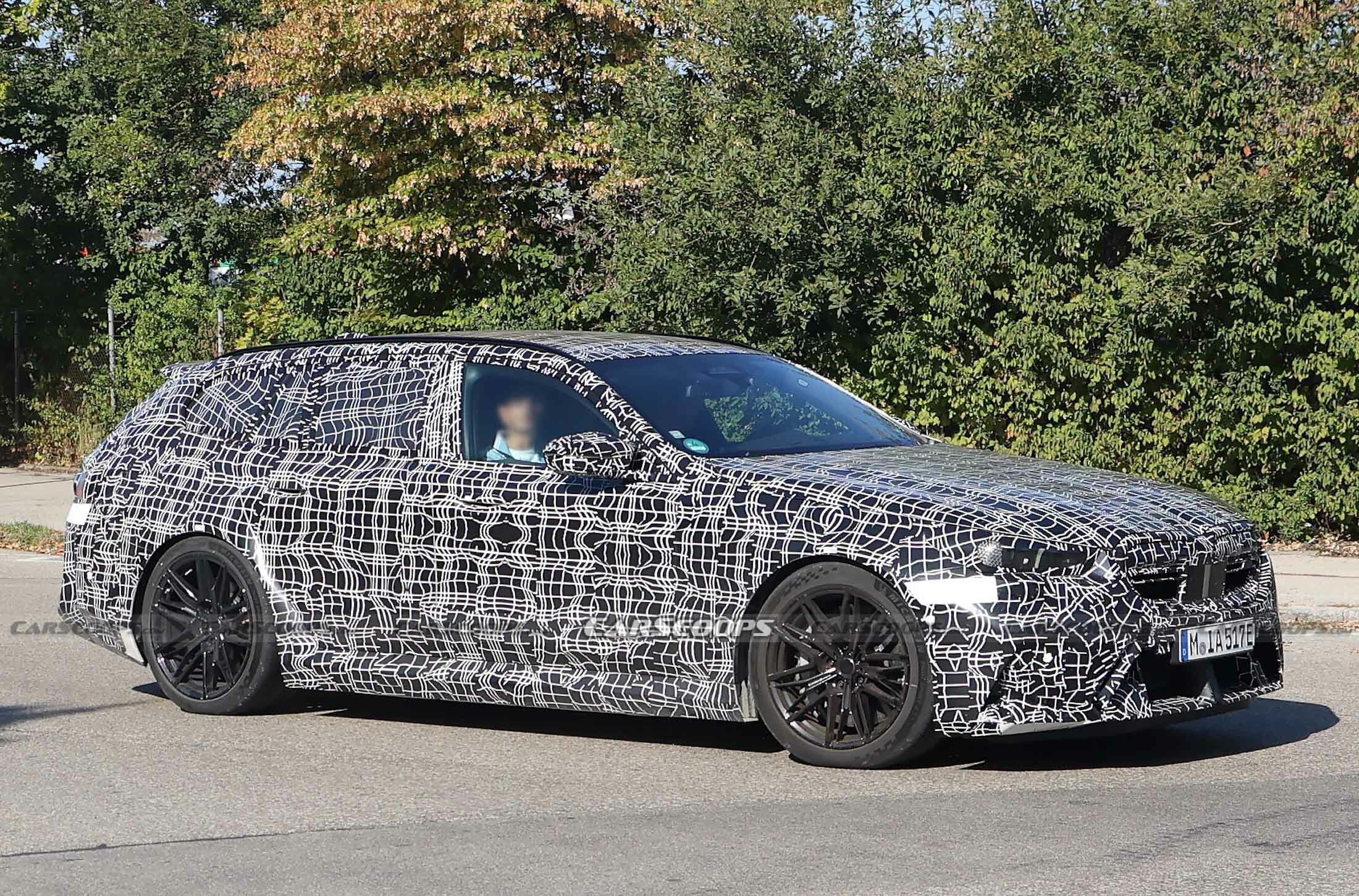 BMW M5 Touring spy shots 00006
