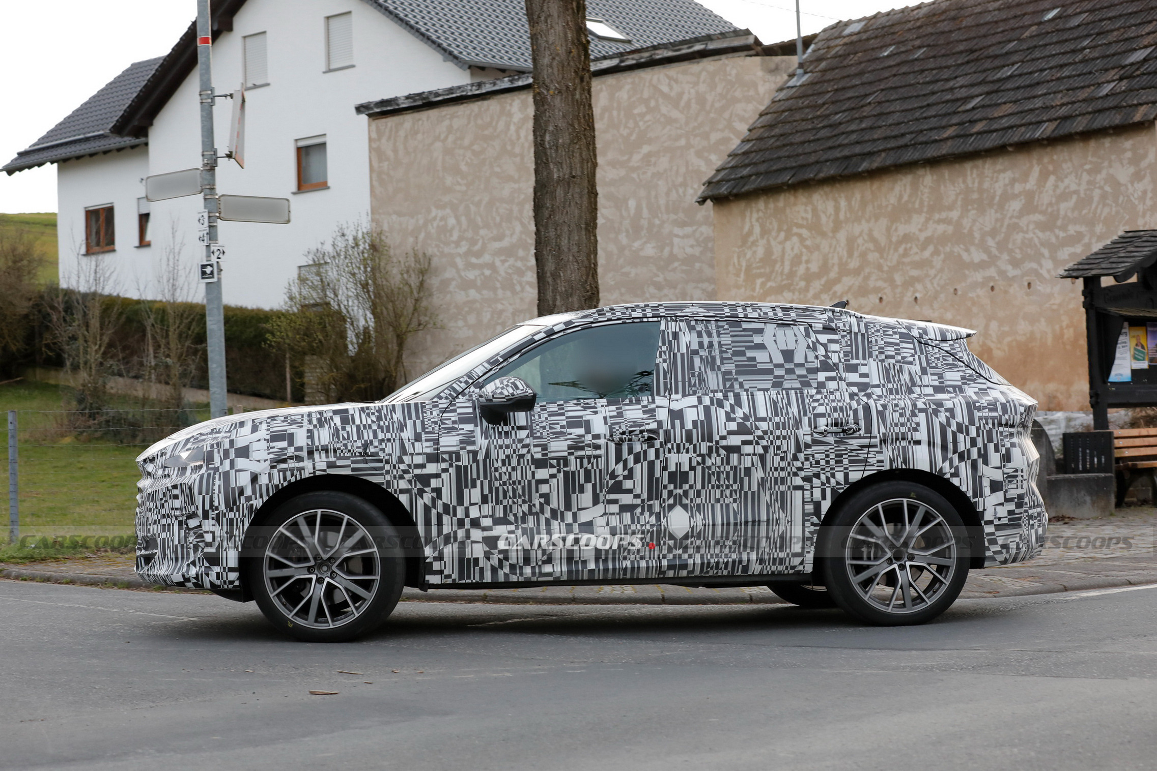 2025 CUPRA Terramar prototype 19
