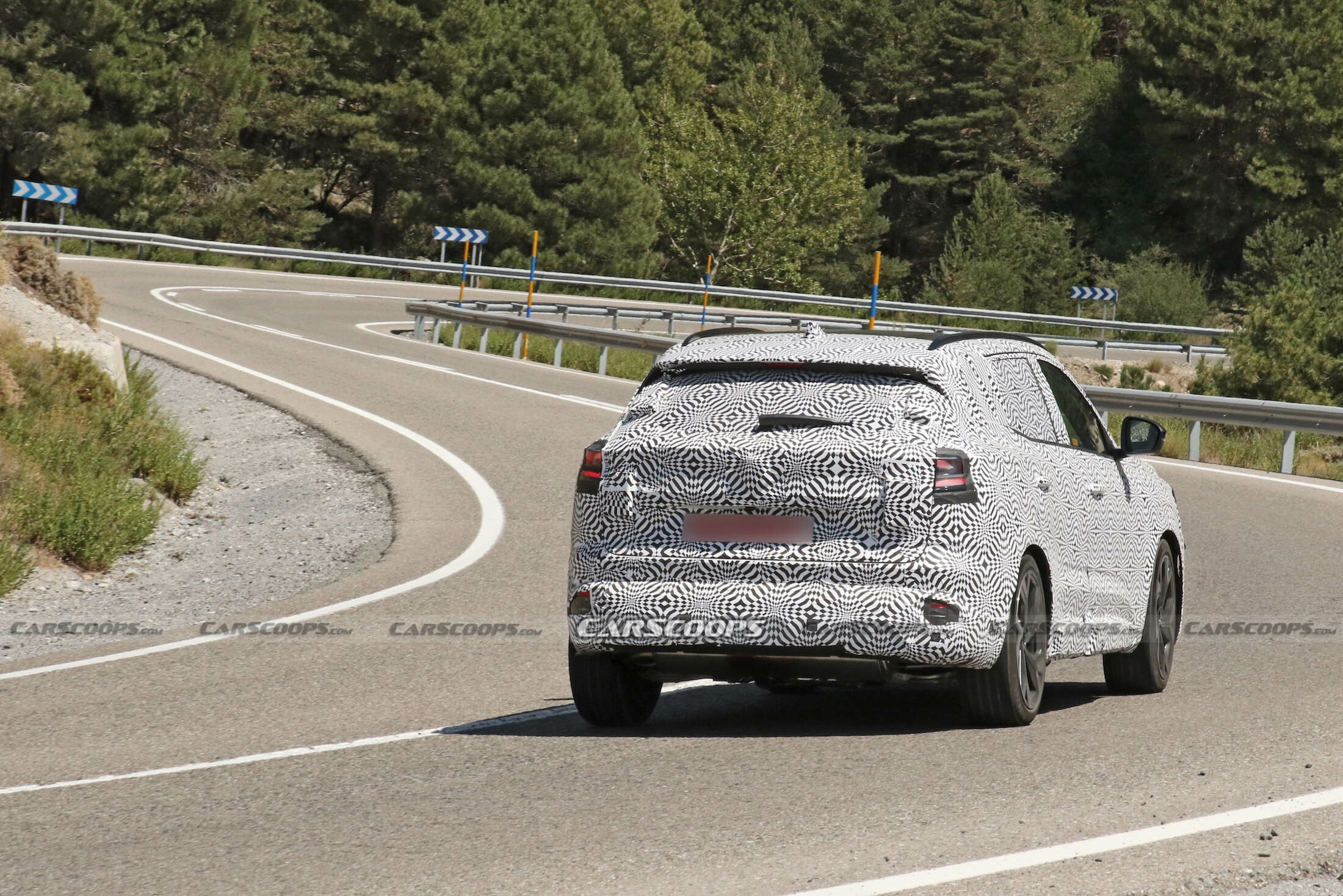 Renault Austral facelift scoop 00010