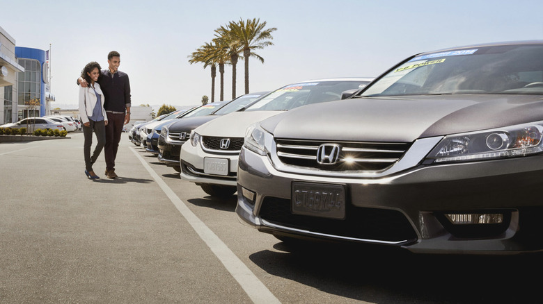 Used-Car-Dealer