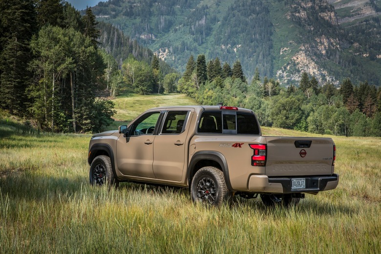 2023 Nissan Frontier 2