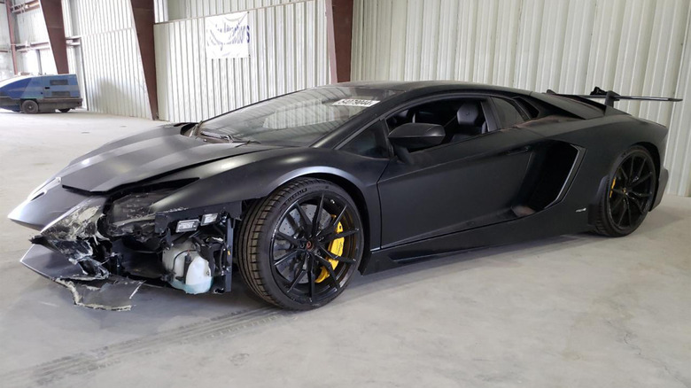 Lamborghini-Aventador-1aa