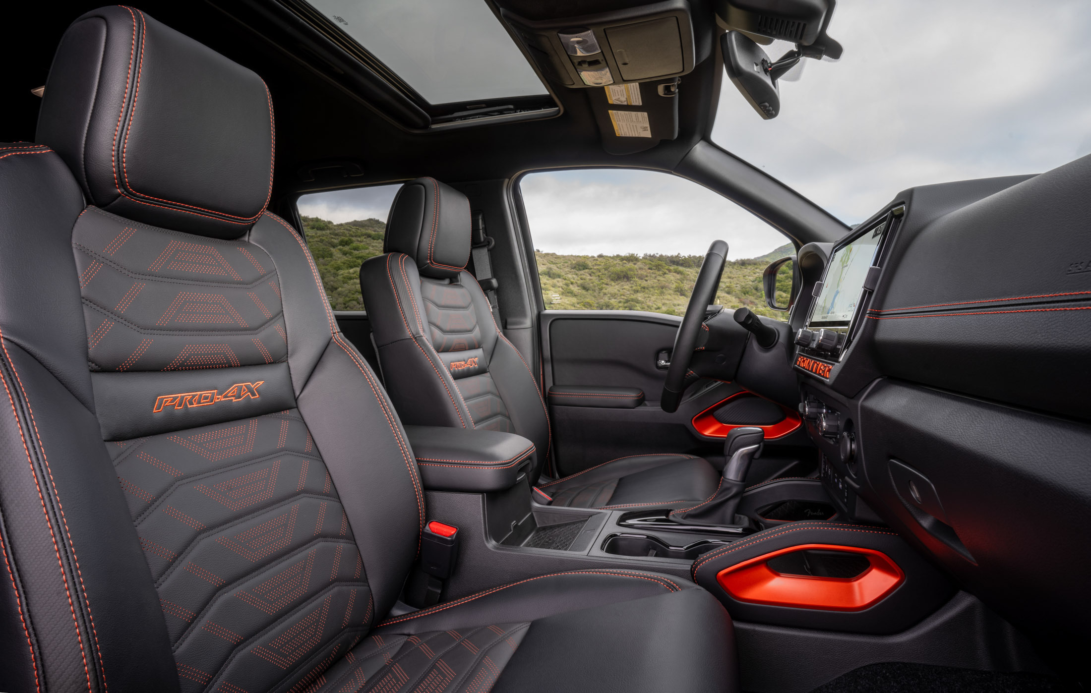 2025 Nissan Frontier 00016