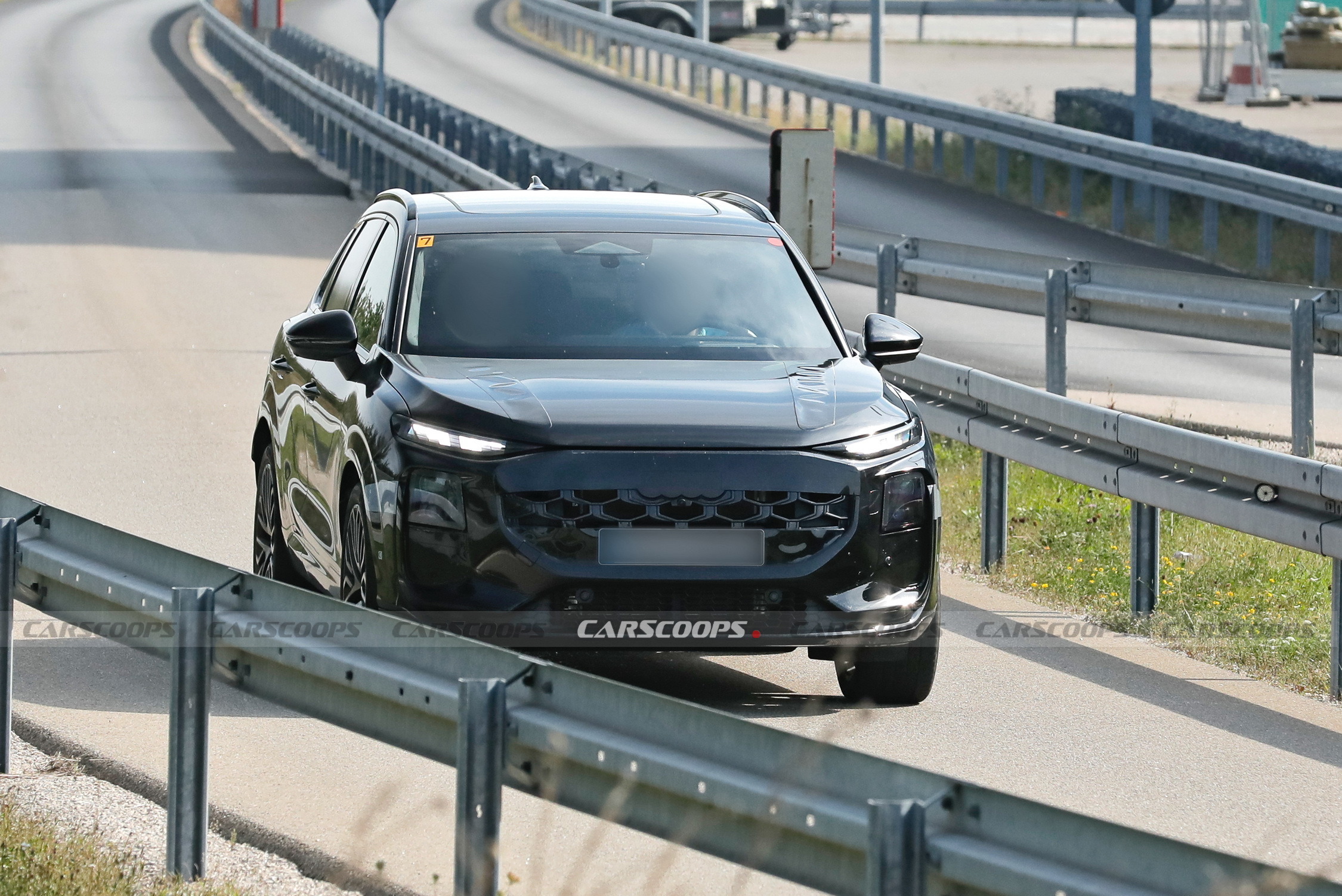 2026 Audi Q3 00008