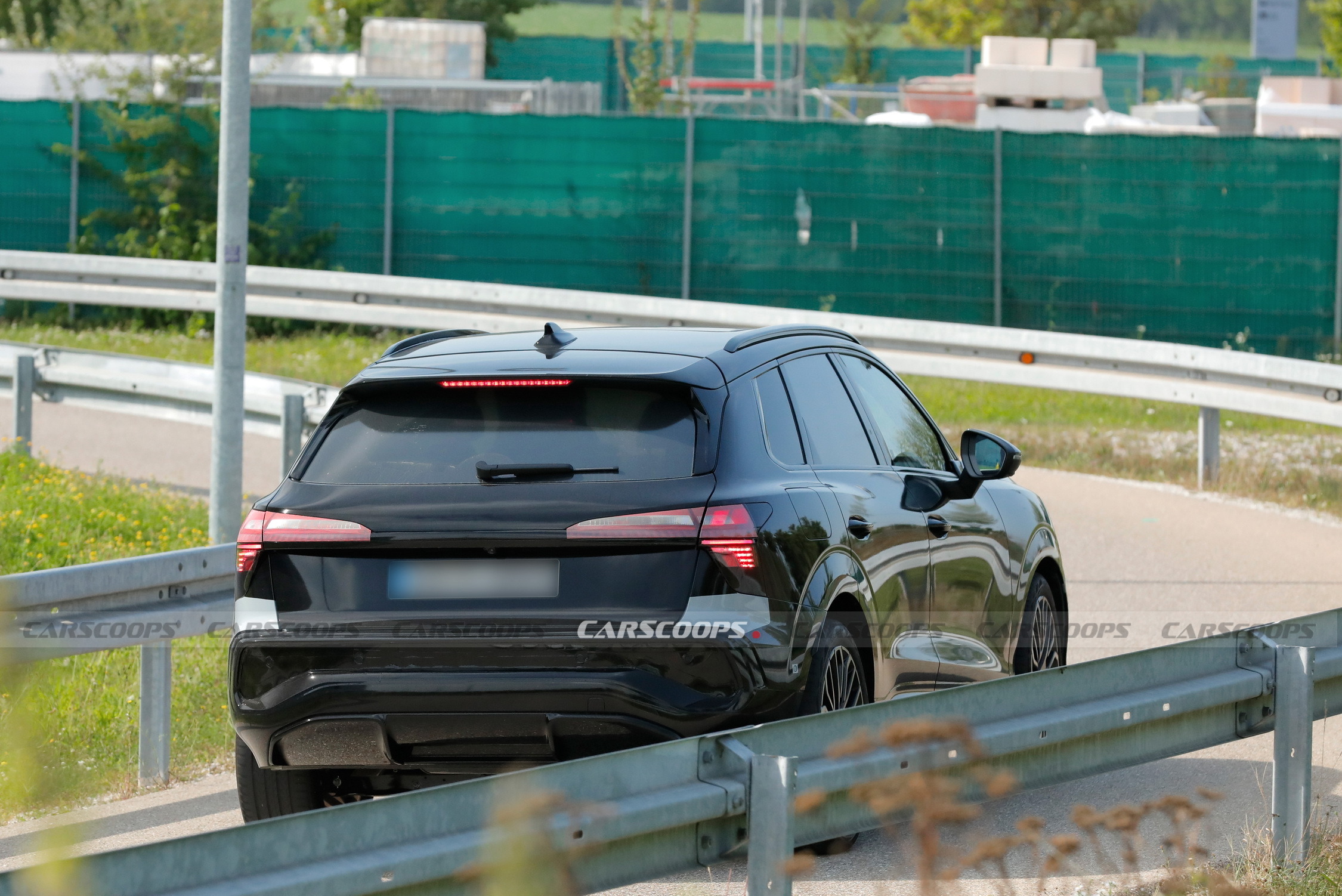 2026 Audi Q3 00017