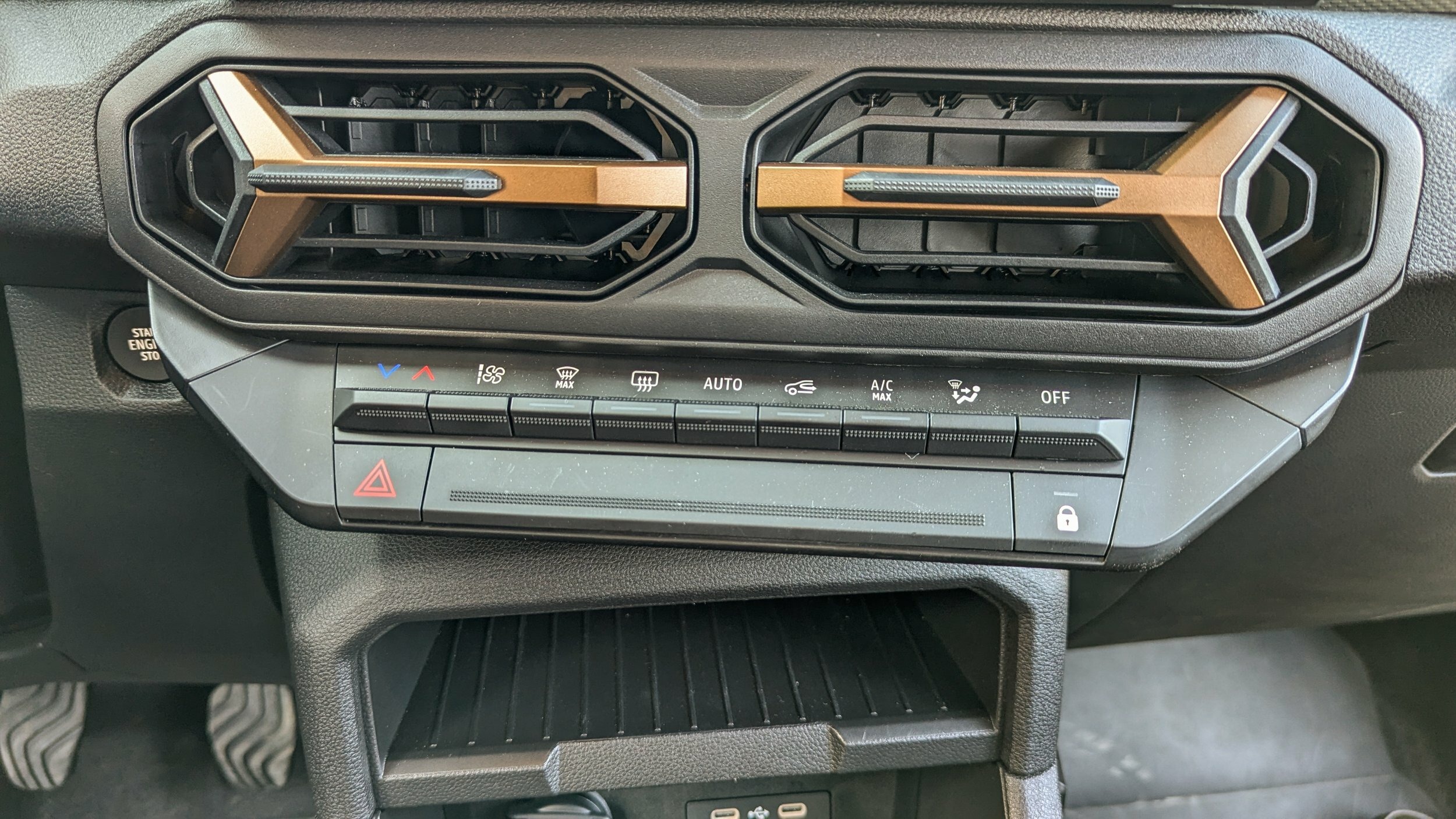 Dacia Duster III - Interior (16)