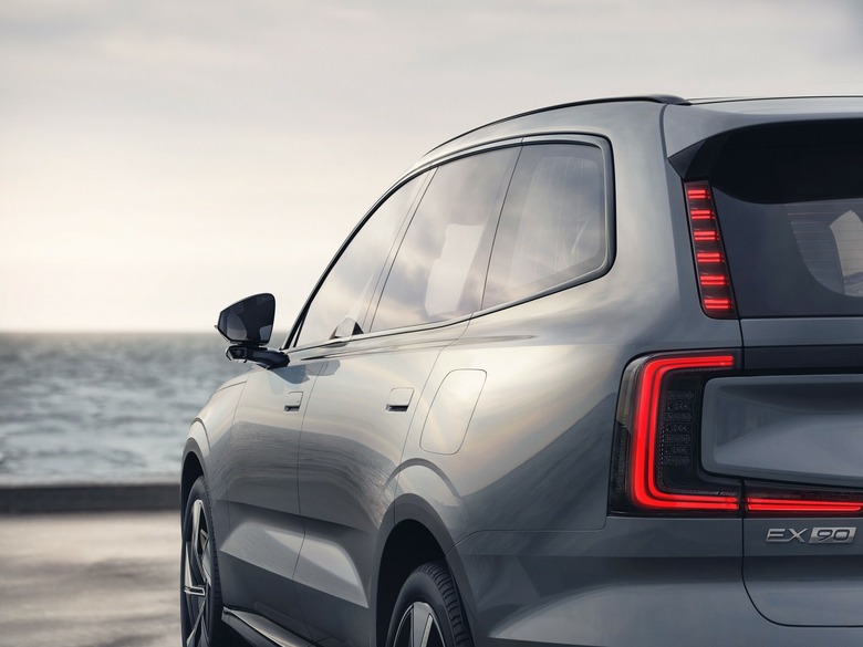 2025 Volvo EX90 1130 11