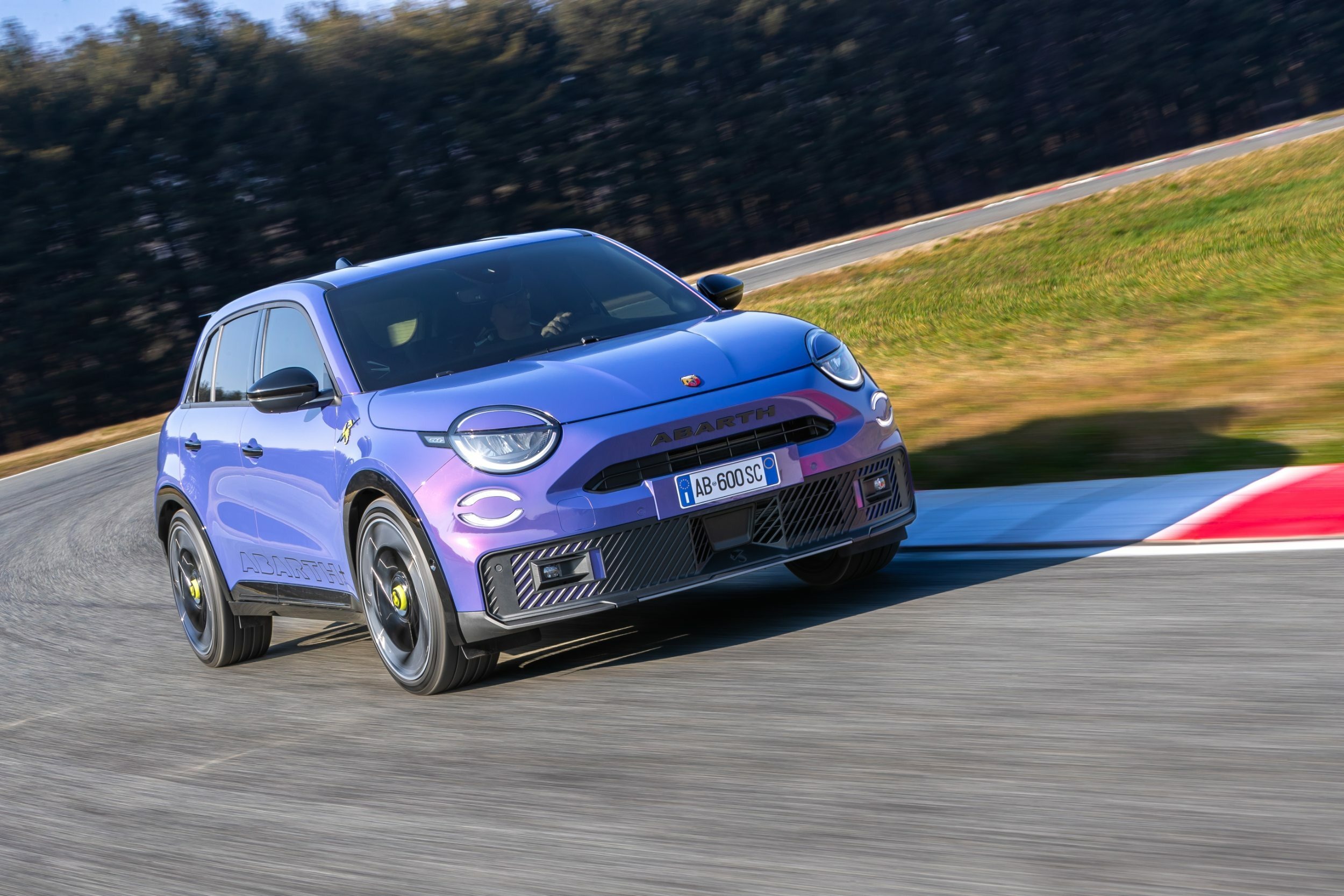 Abarth 600e Scorpionissima (9)