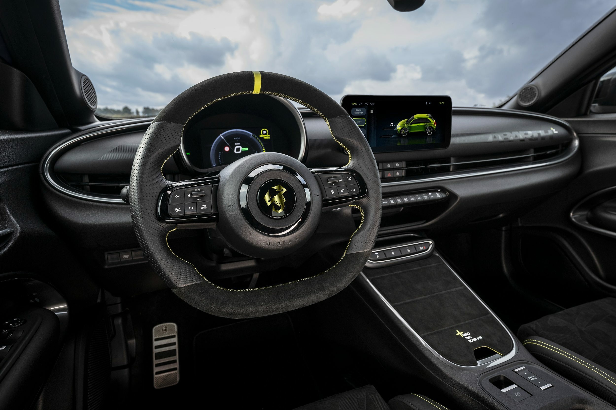 Abarth 600e Scorpionissima Interior (1)