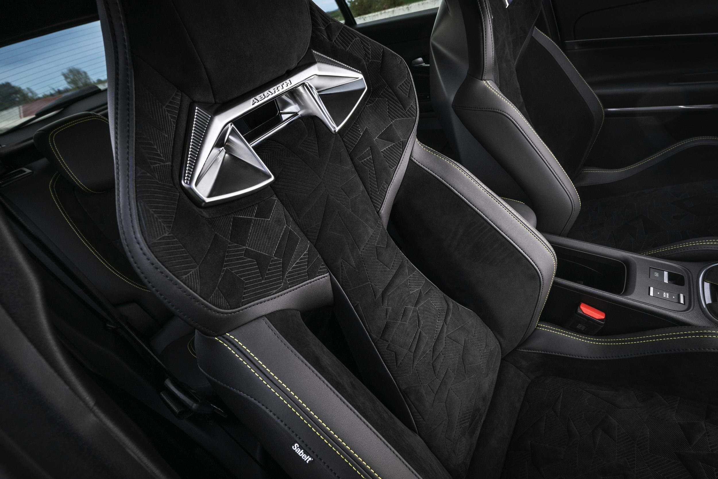Abarth 600e Scorpionissima Interior (3)