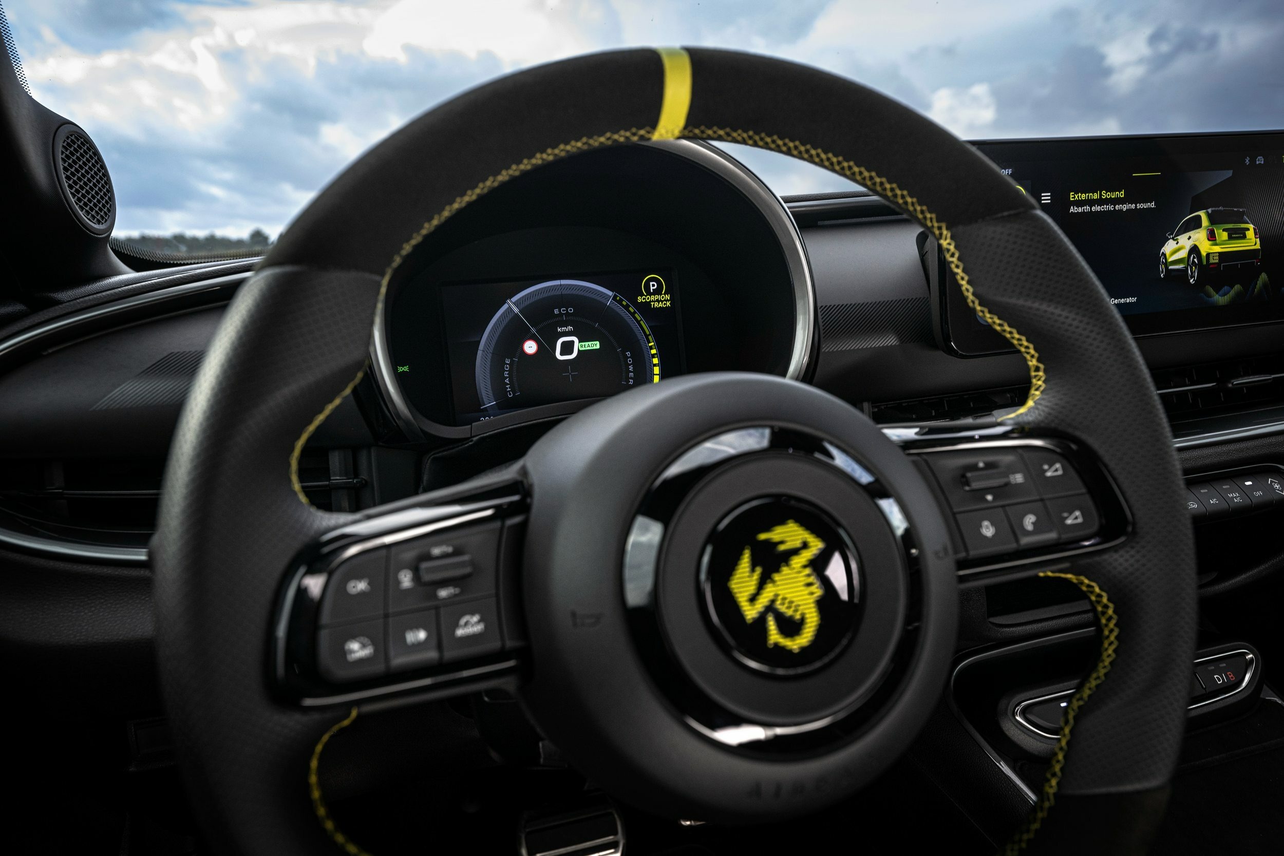 Abarth 600e Scorpionissima Interior (4)