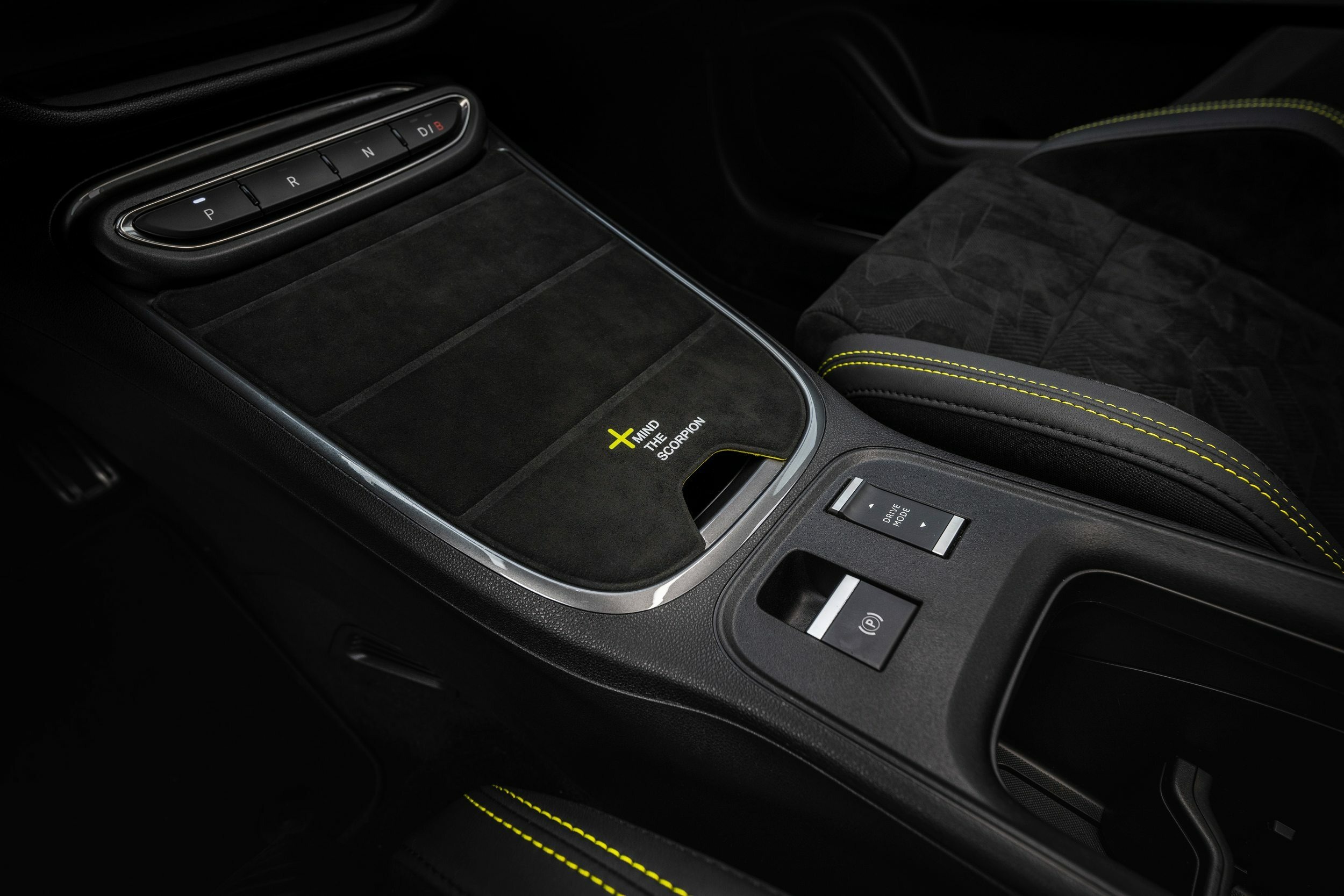 Abarth 600e Scorpionissima Interior (5)