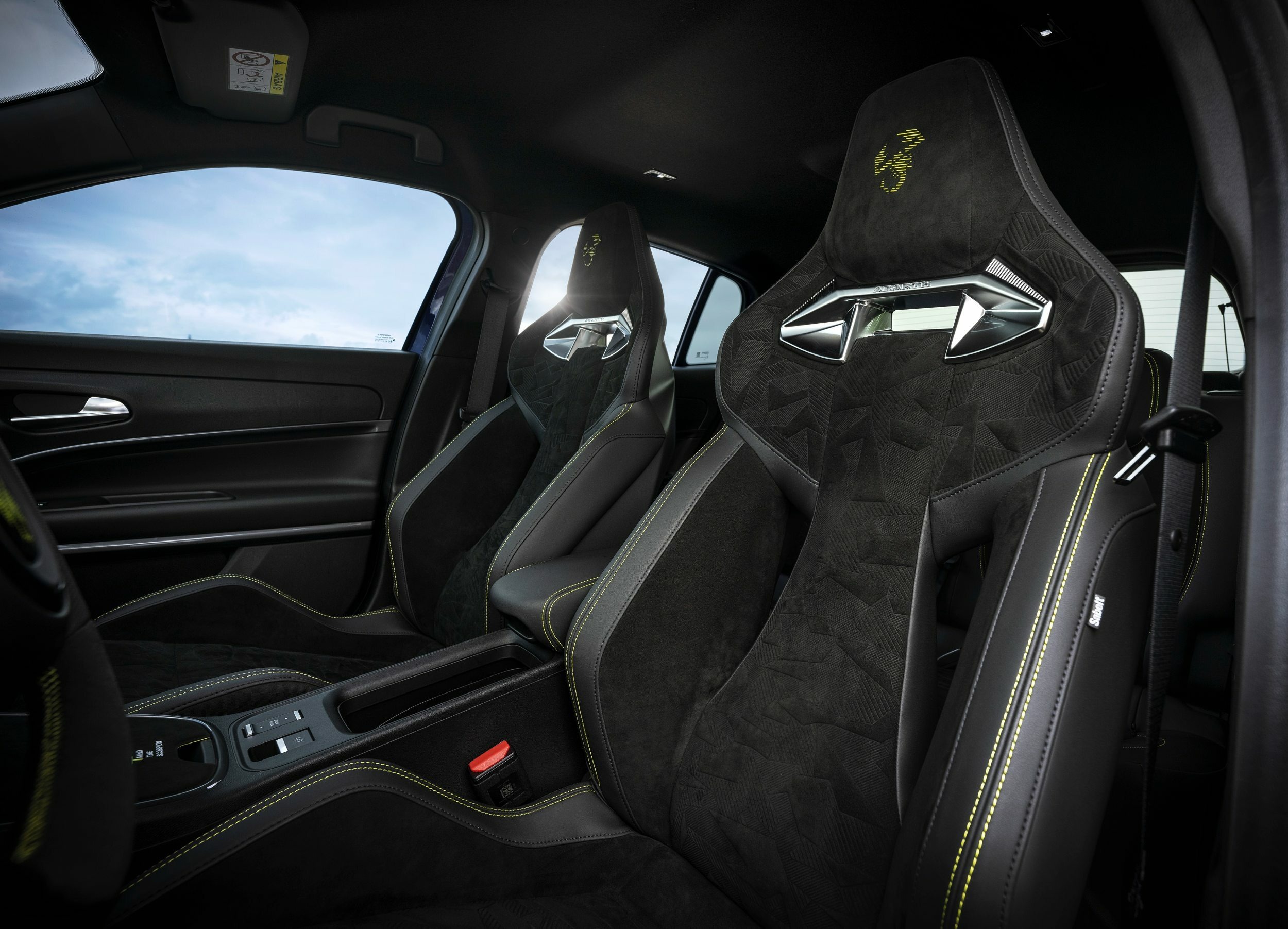 Abarth 600e Scorpionissima Interior (7)