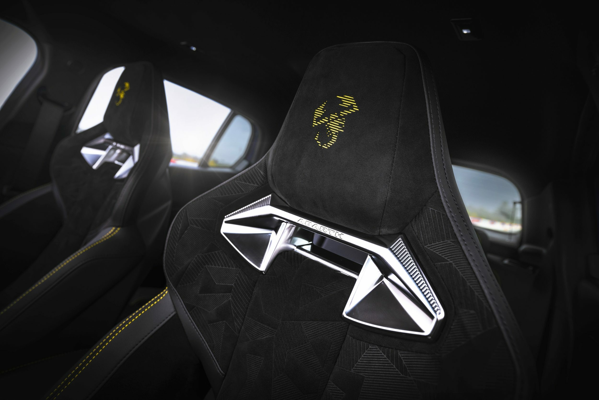 Abarth 600e Scorpionissima Interior (8)