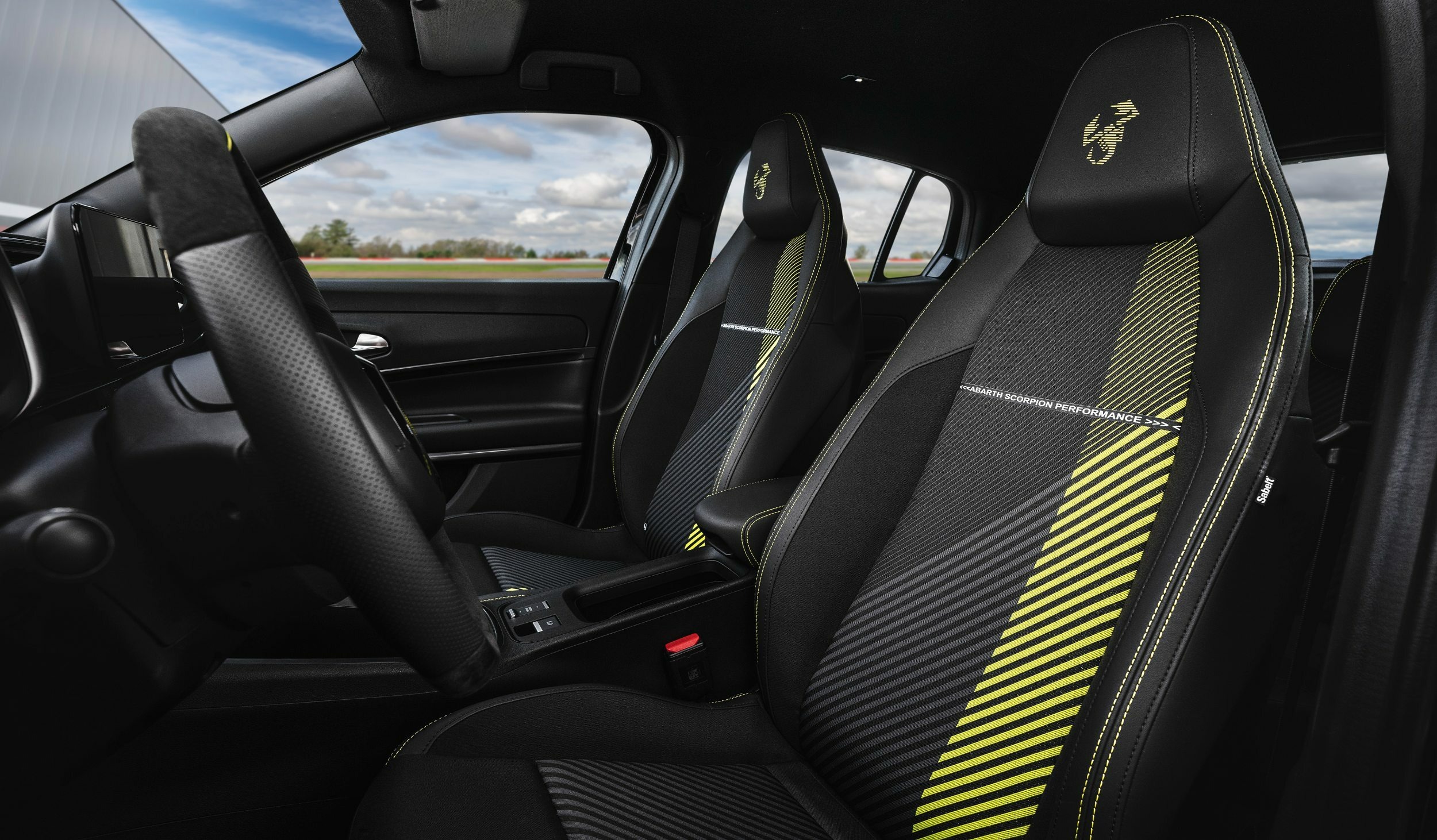 Abarth 600e Turismo Interior (2)
