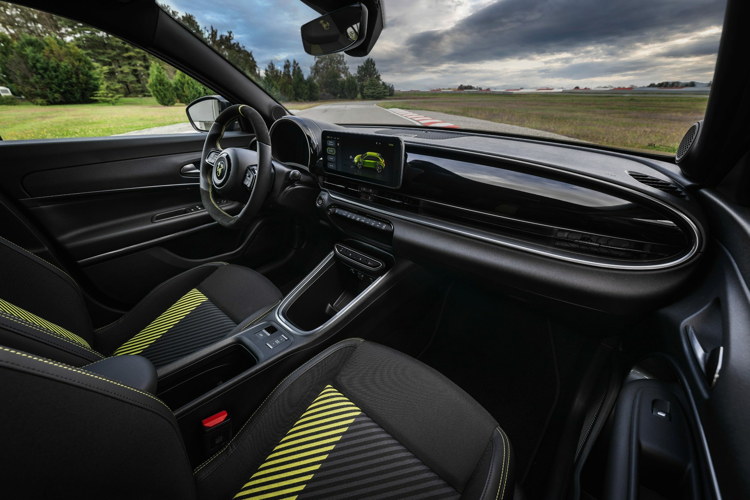 Abarth 600e Turismo Interior (3)