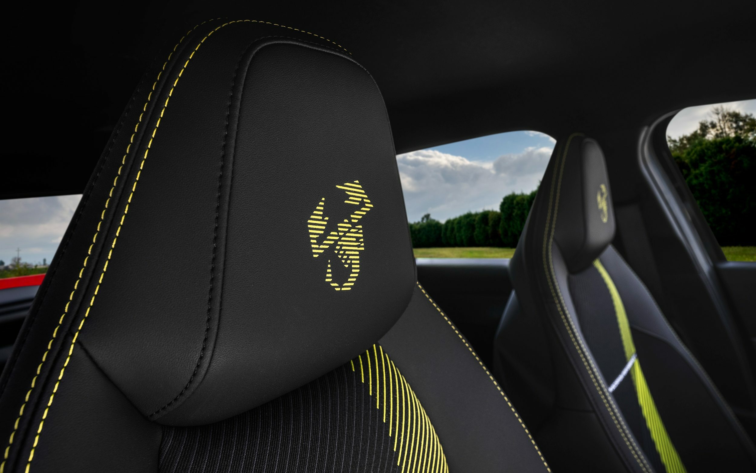Abarth 600e Turismo Interior (6)