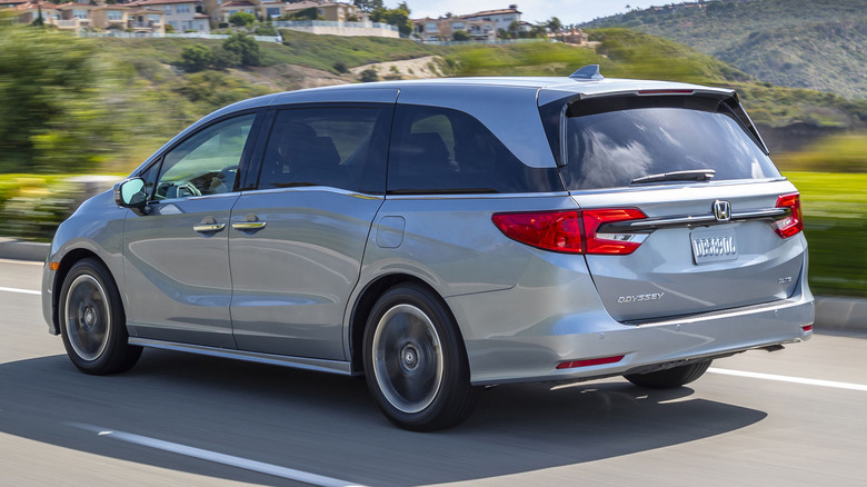 Honda-Odyssey-Tailgate