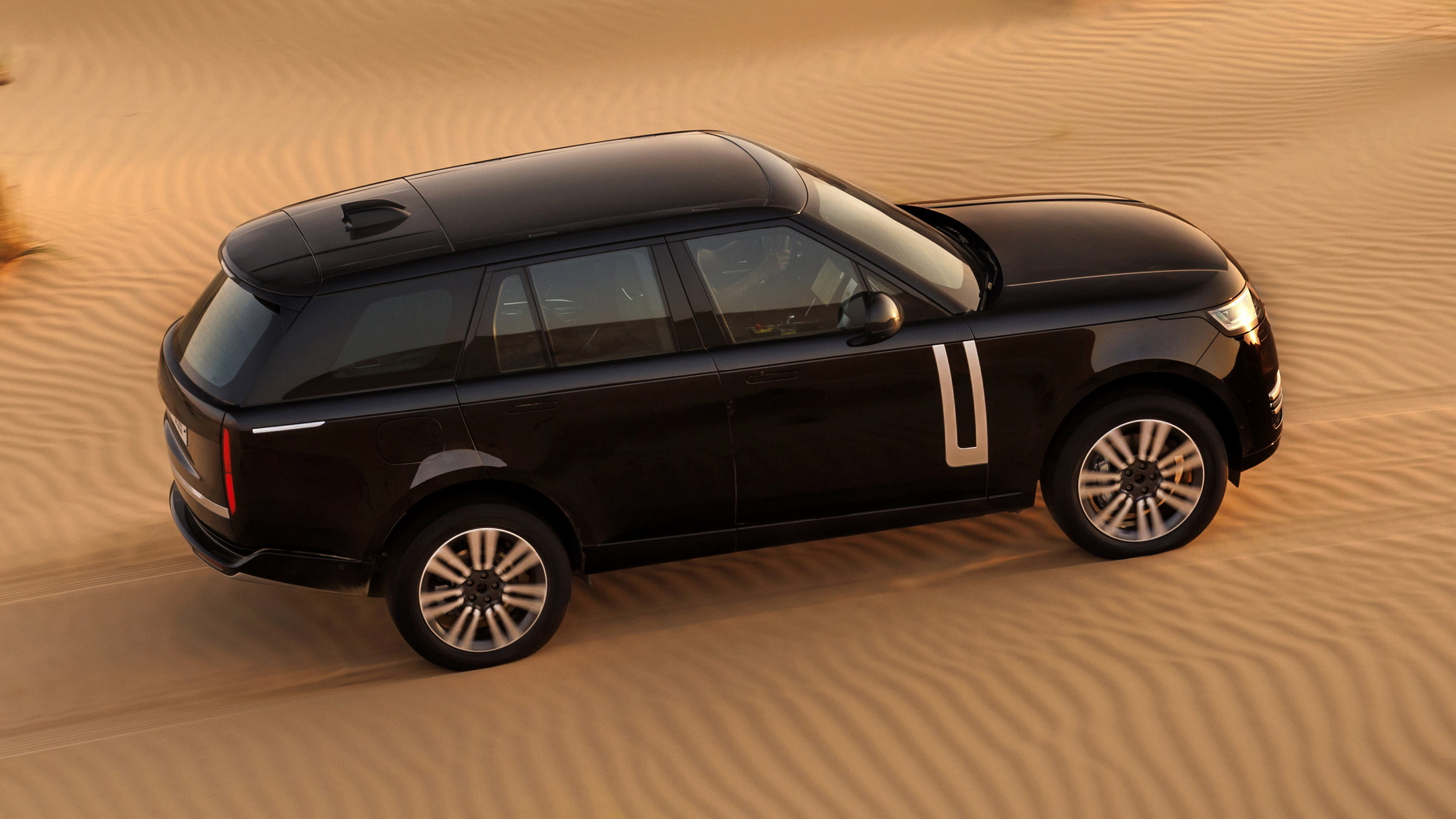 Range Rover BEV Prototype - United Arab Emirates (7)